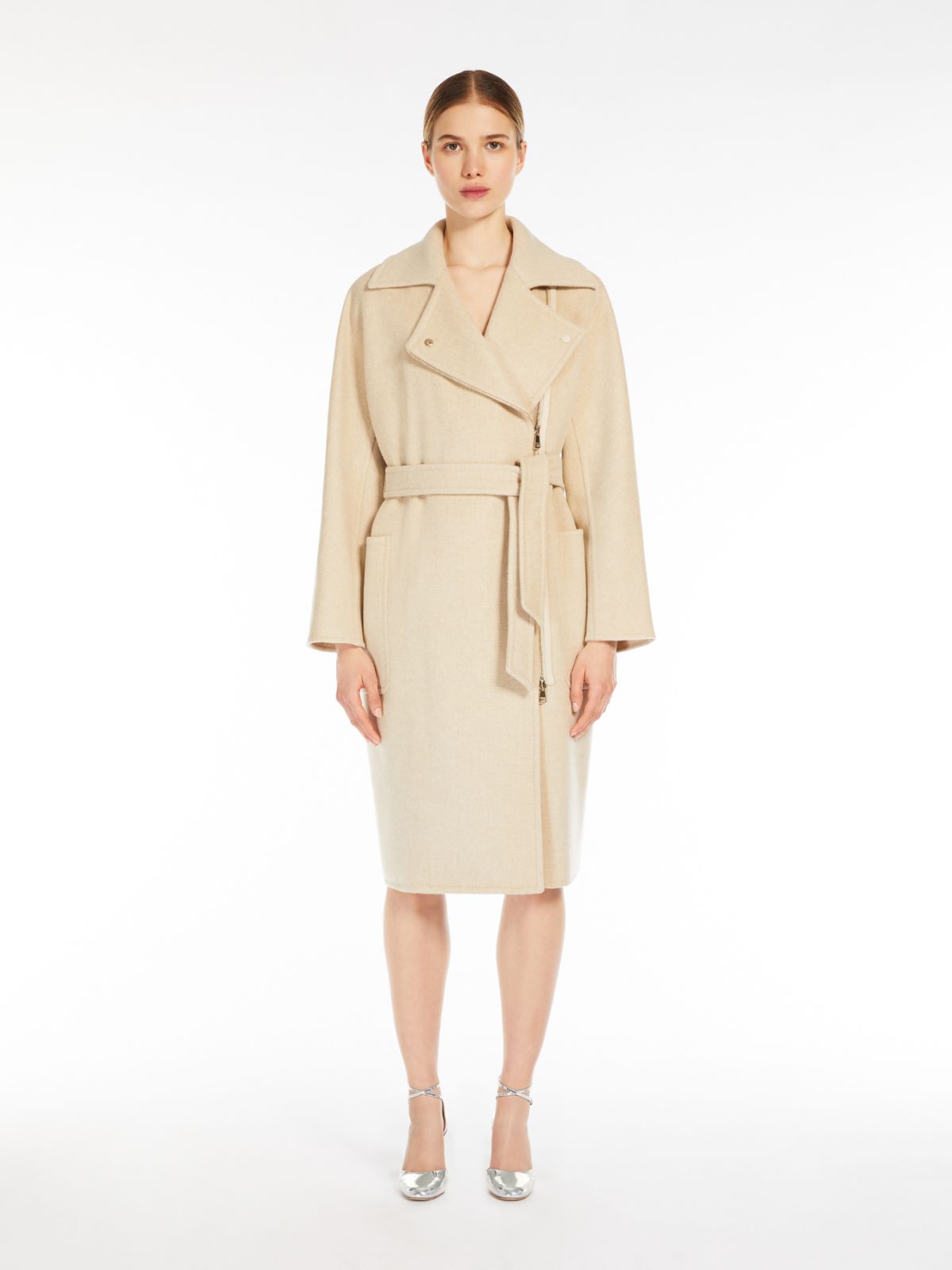 Wool coat with zip