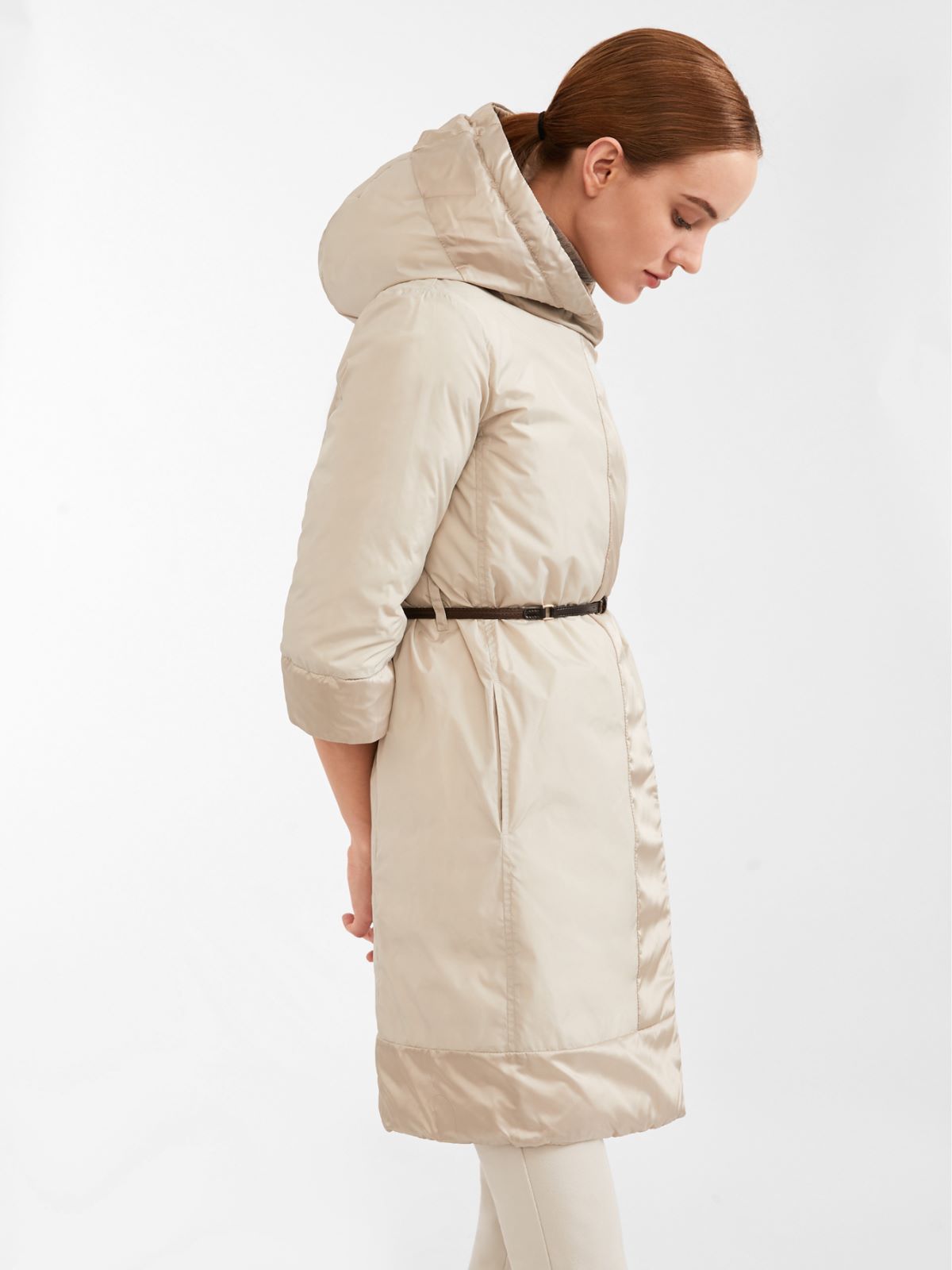 Reversible down jacket in water-repellent satin