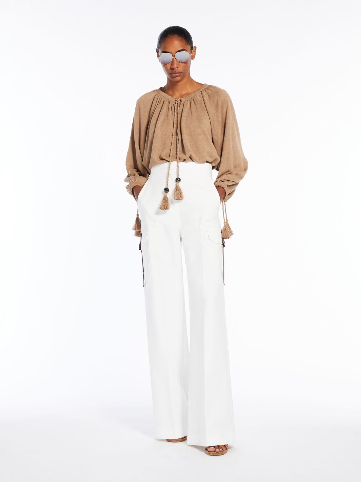 Loose-fitting linen yarn jumper