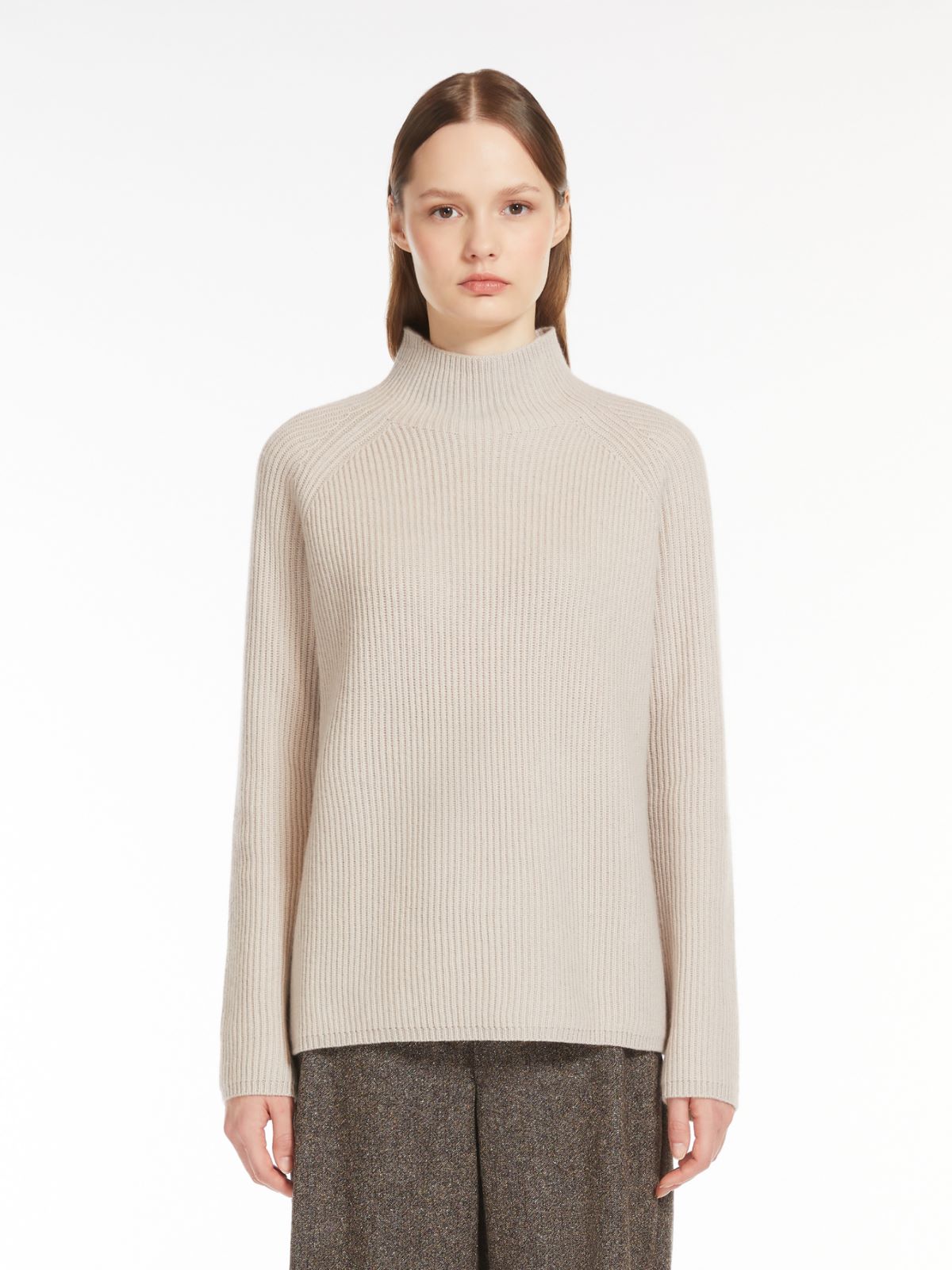 Wool and cashmere ribbed jumper