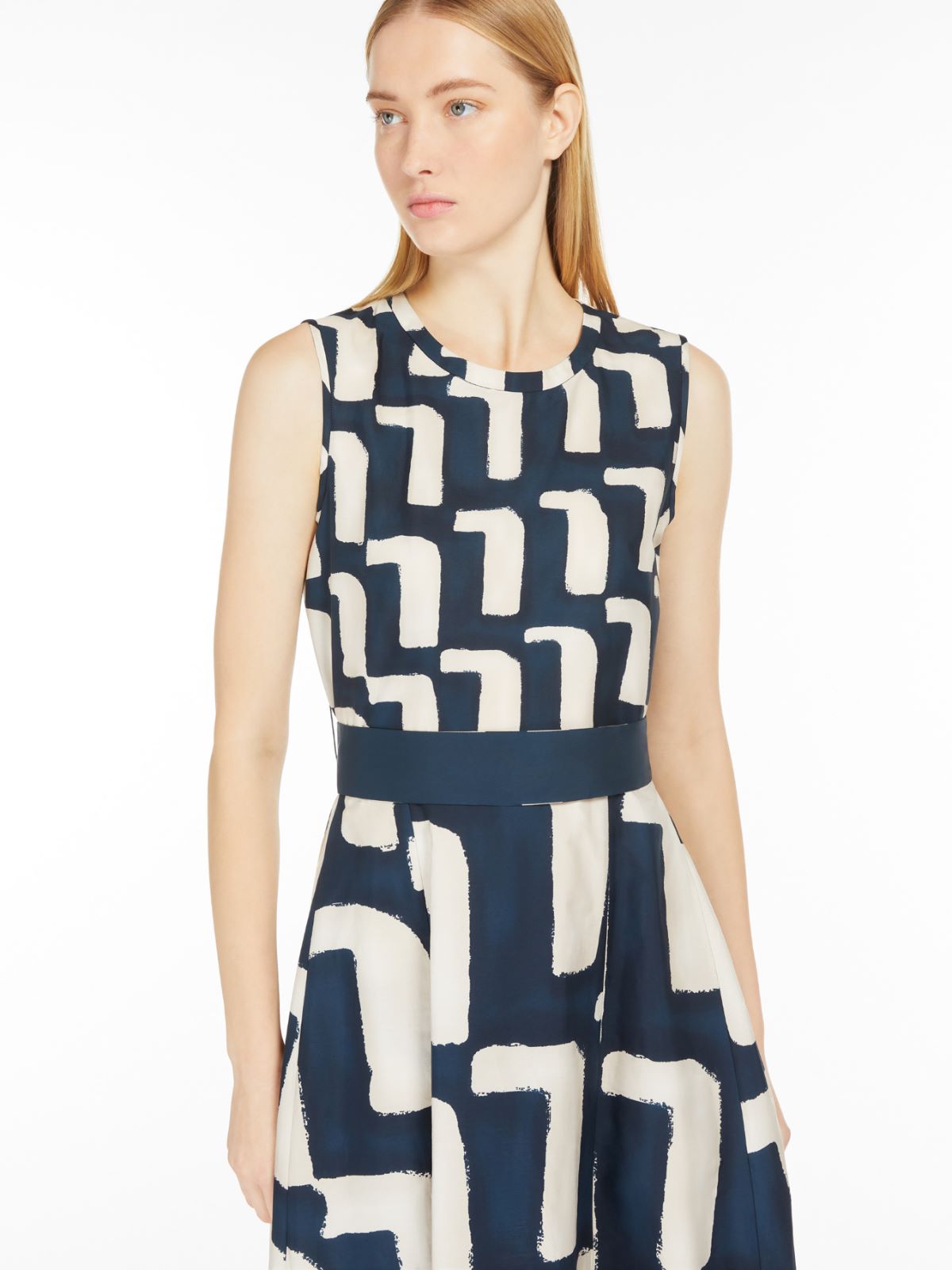 Dress in printed poplin