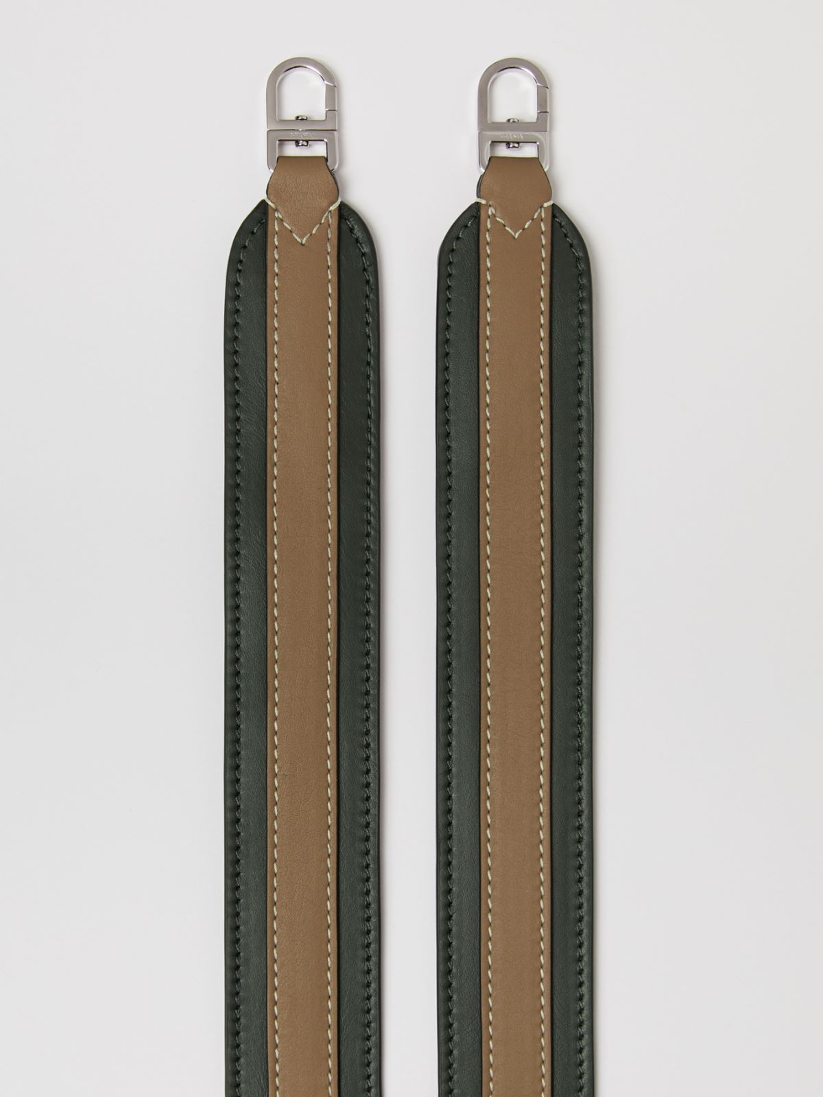 Reversible leather shoulder strap