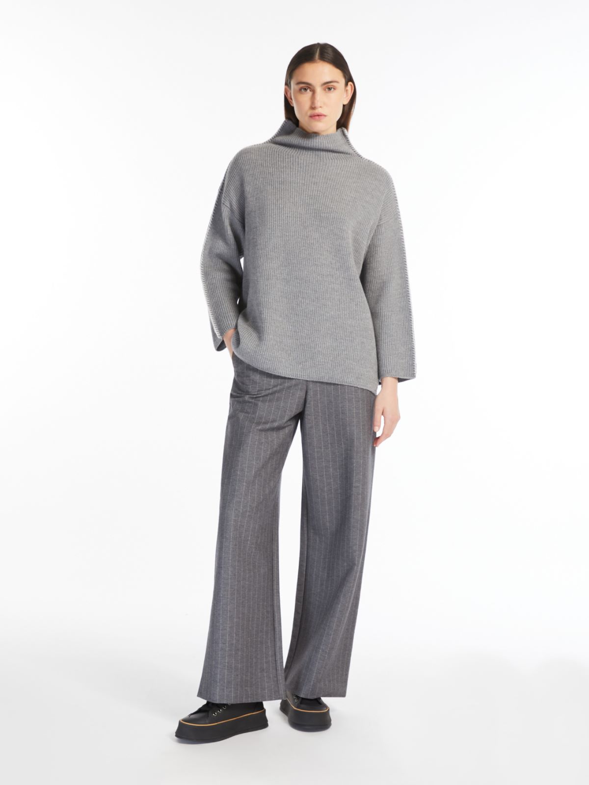Boxy wool jumper