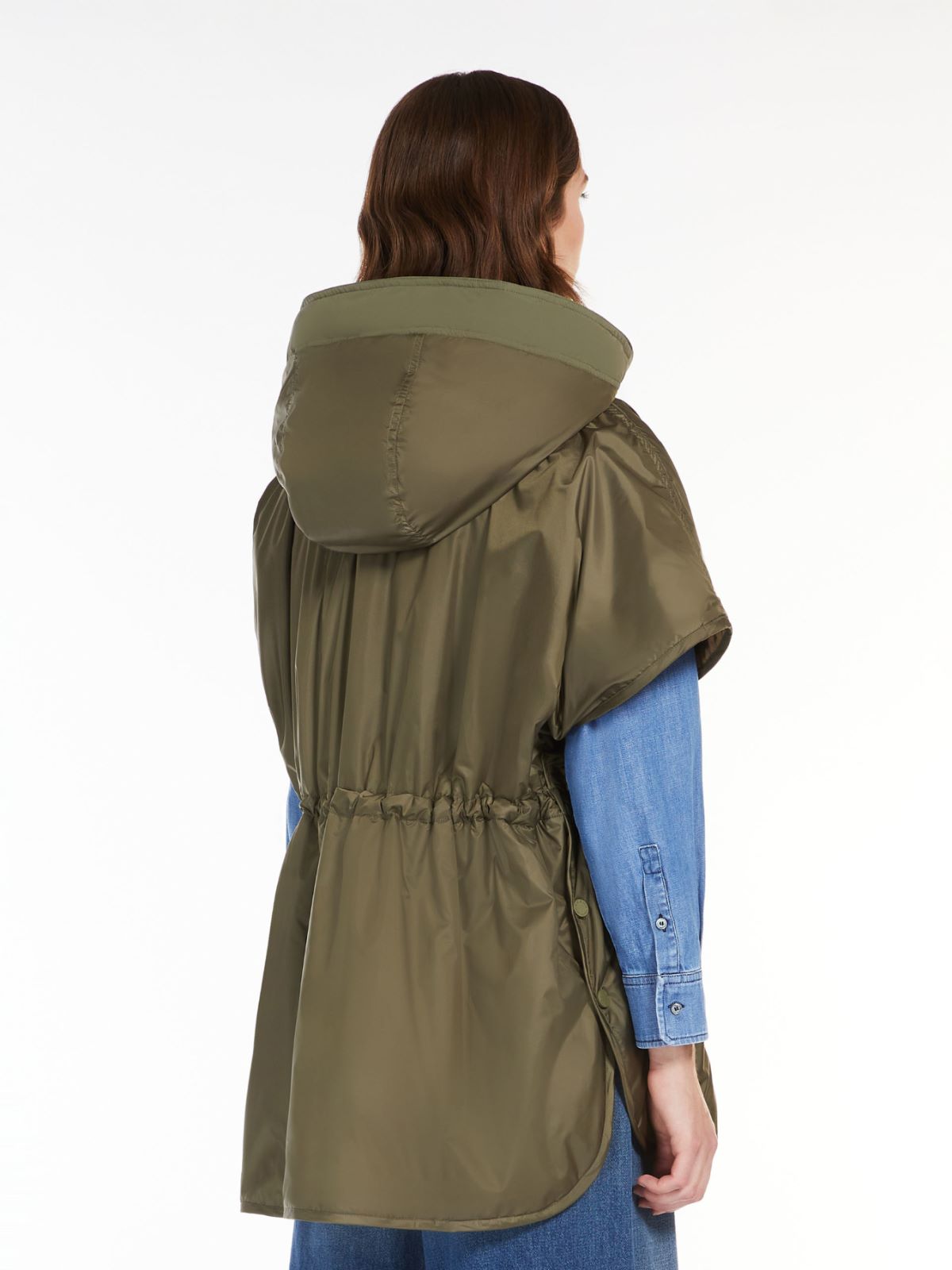 Water-repellent reversible canvas cape