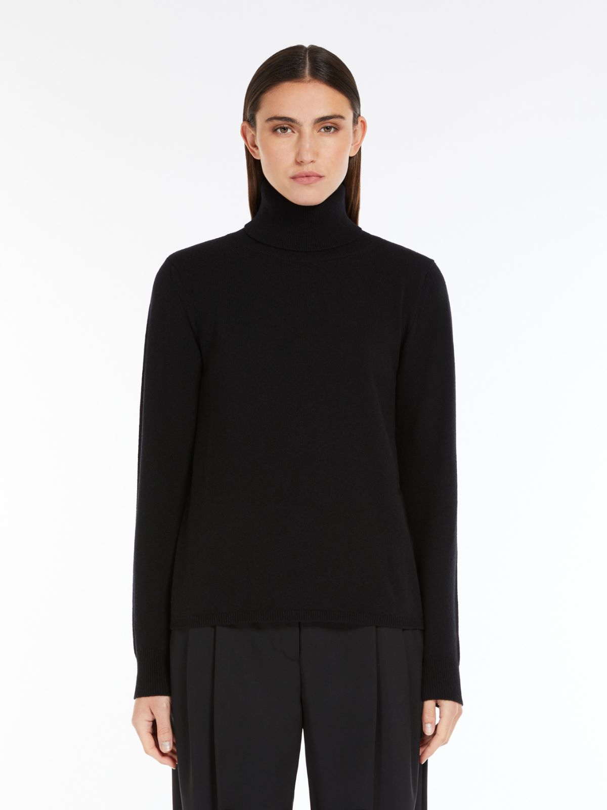 Cashmere polo-neck jumper