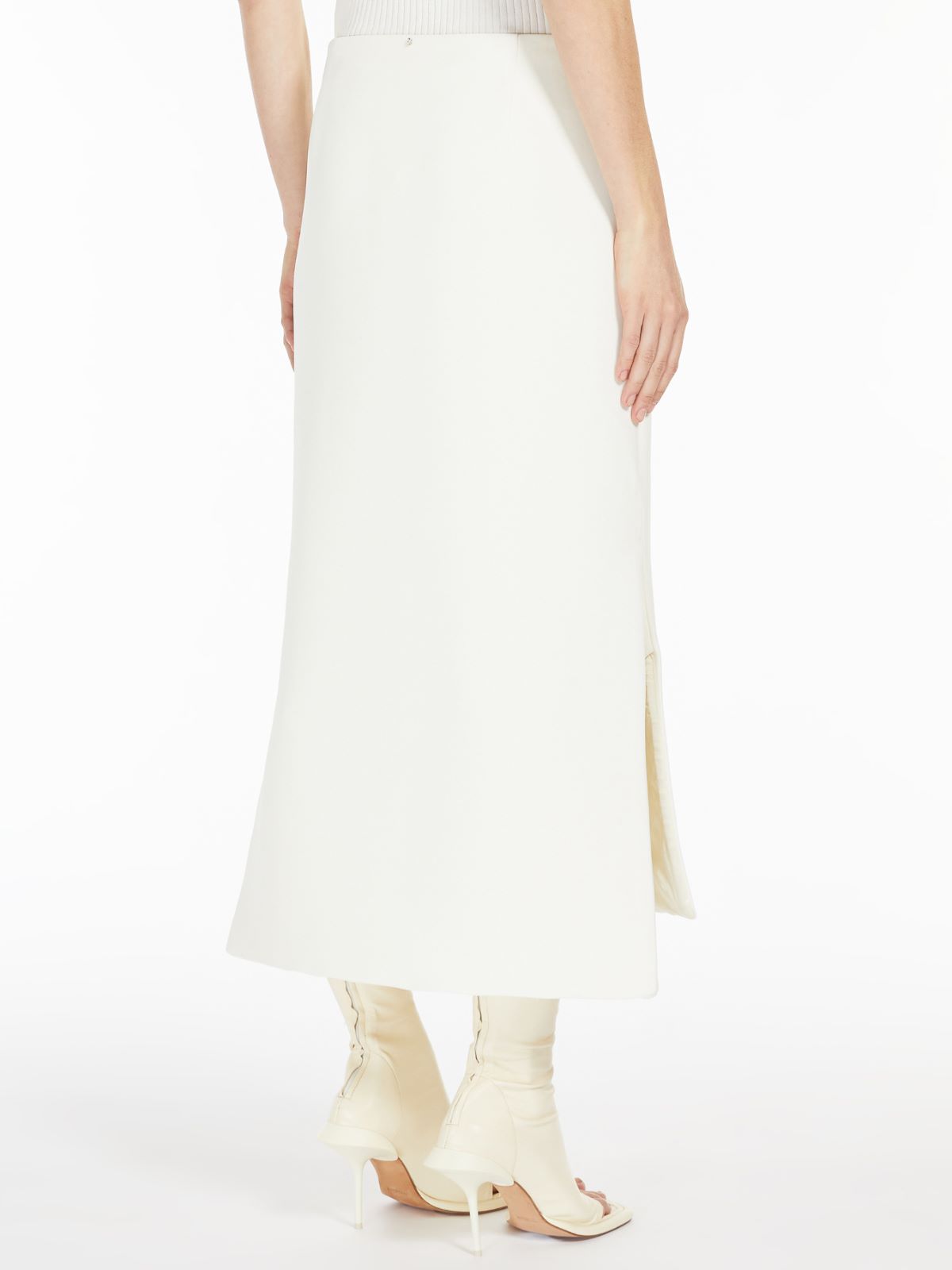 Calf-length skirt with side panels