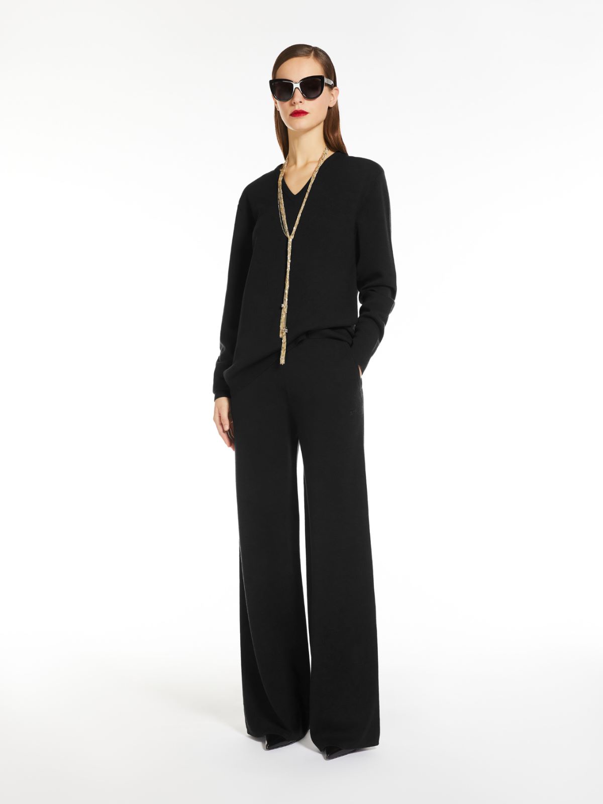 Fine wool V-neck jumper