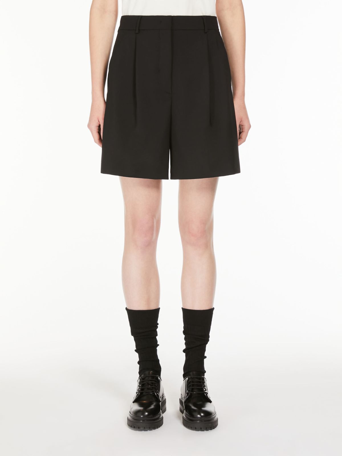 Woollen cloth Bermuda shorts