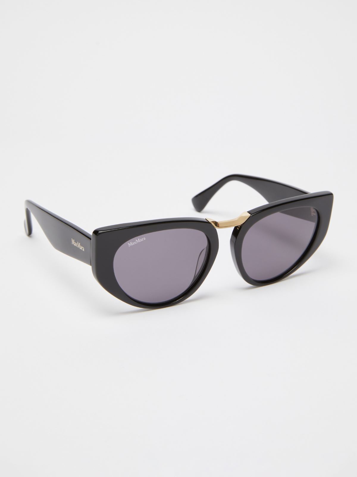 Cat-eye sunglasses