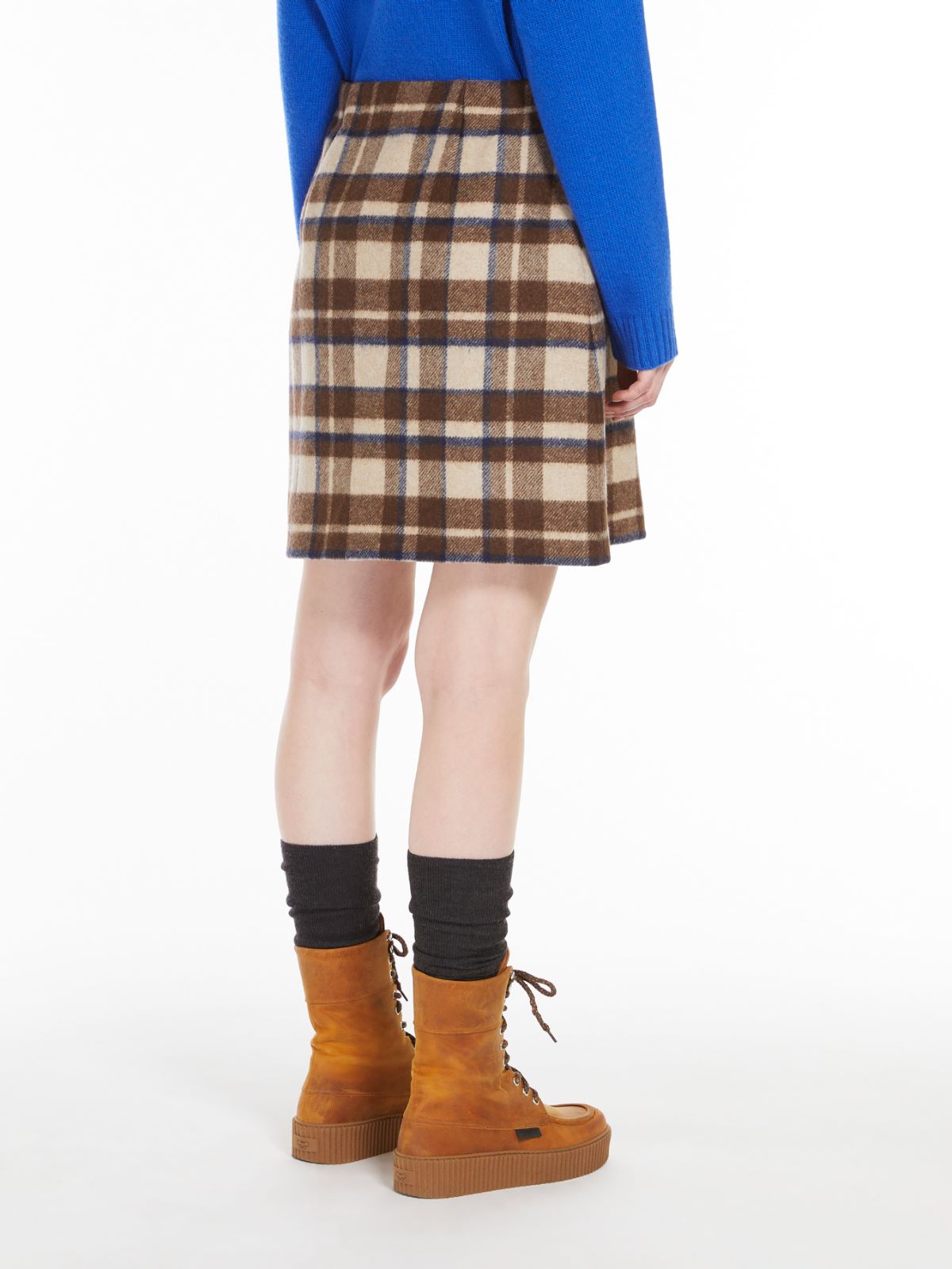 Short chequered wool skirt
