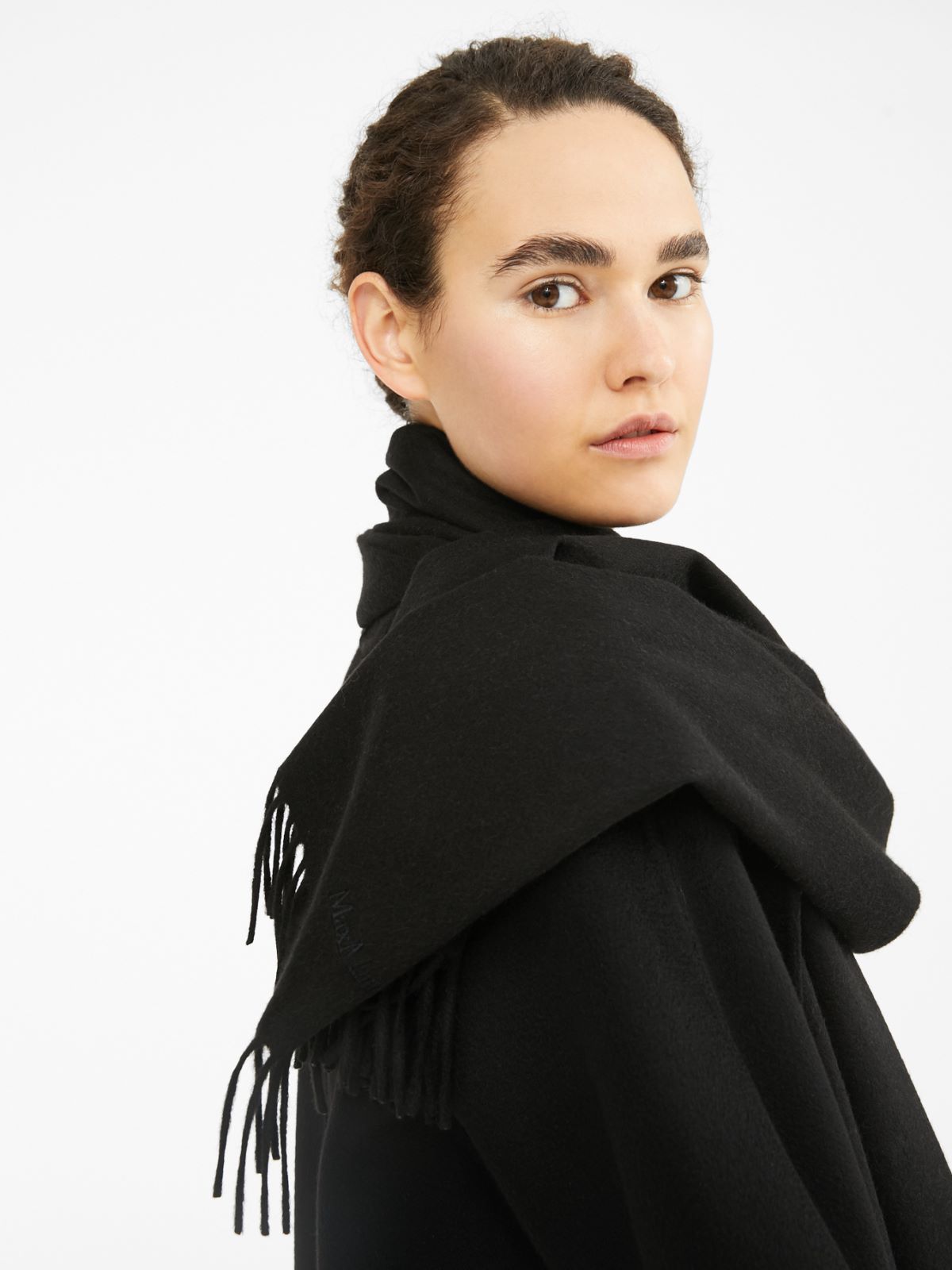 Camel stole with logo