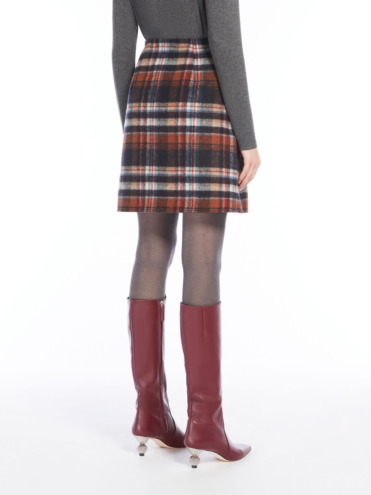 Short chequered wool skirt