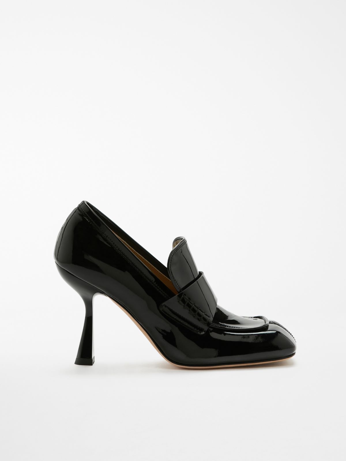 Patent leather loafers with heel