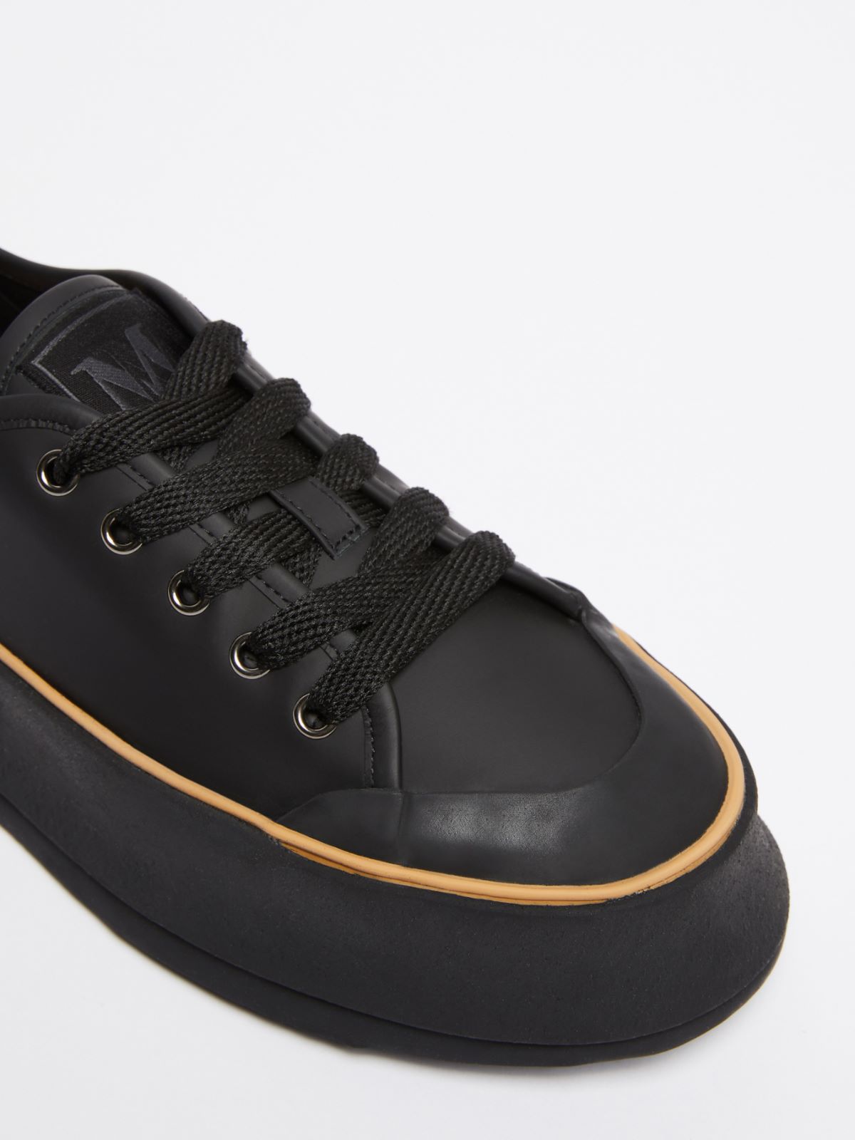 Smooth leather sneakers