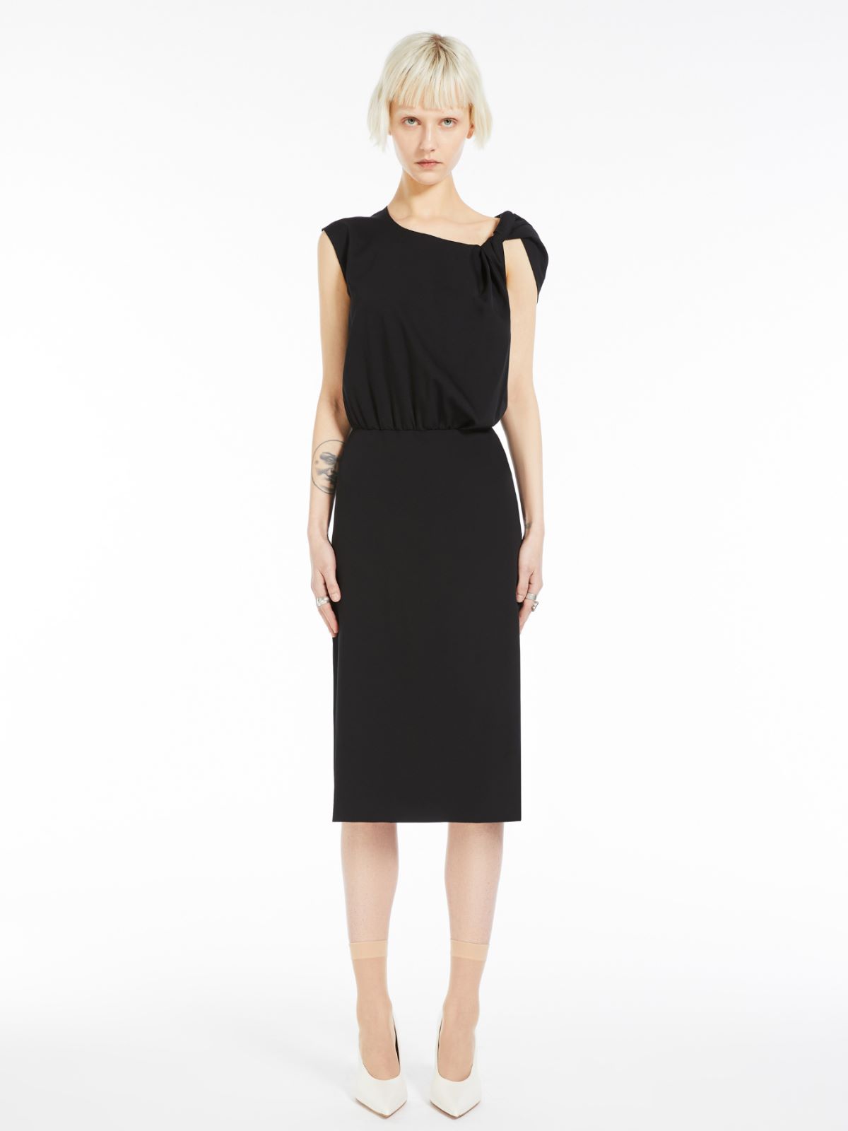 Sleeveless torchon dress