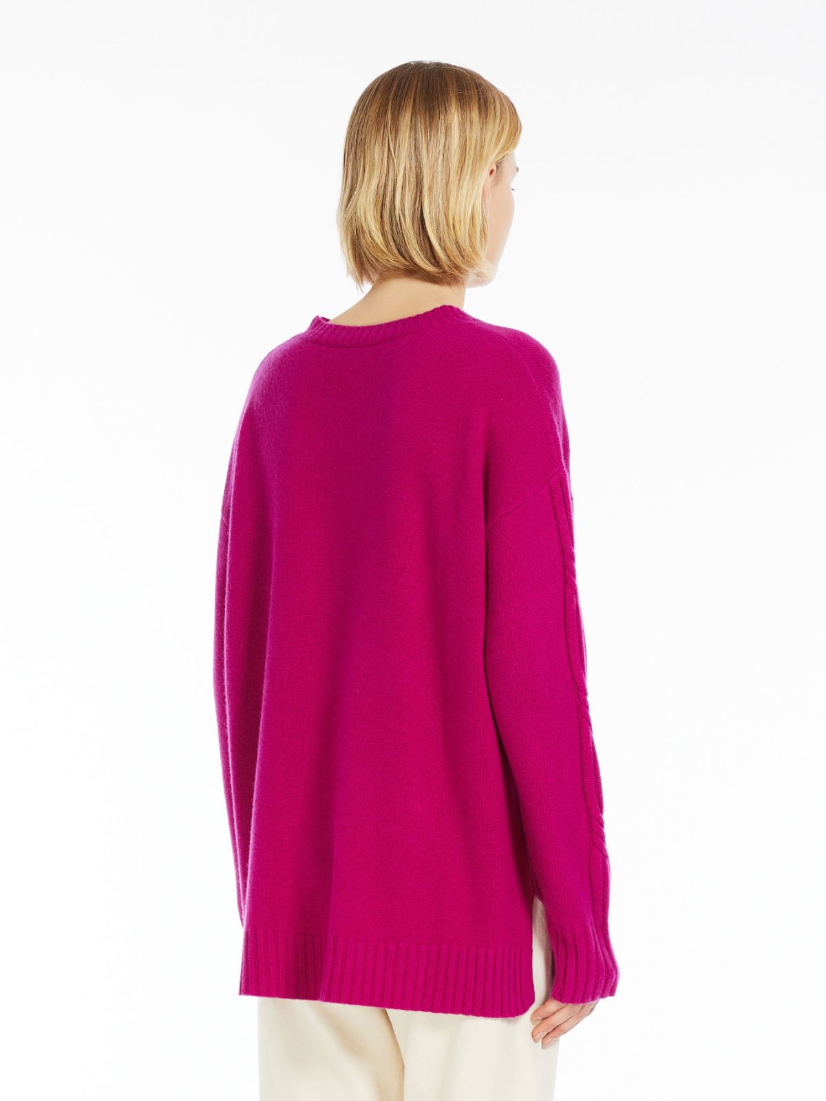 Cashmere yarn jumper