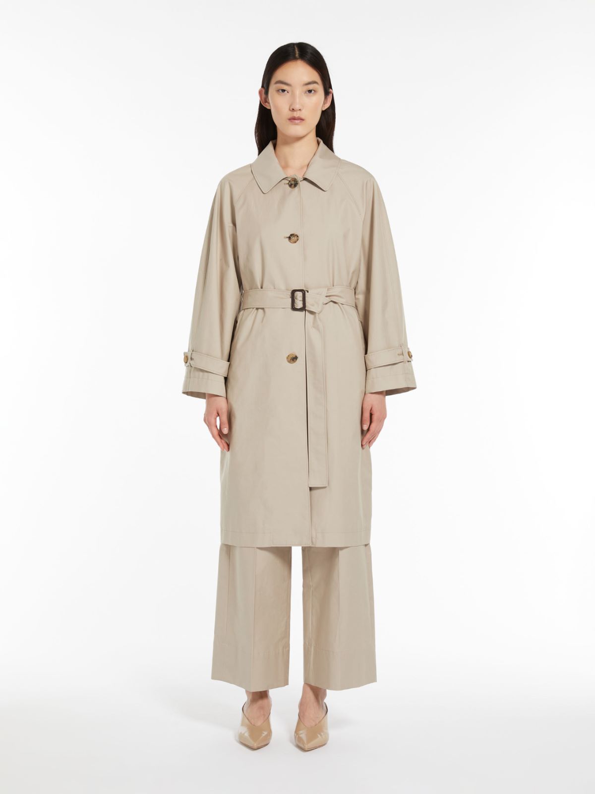 Single-breasted trench coat in water-resistant twill