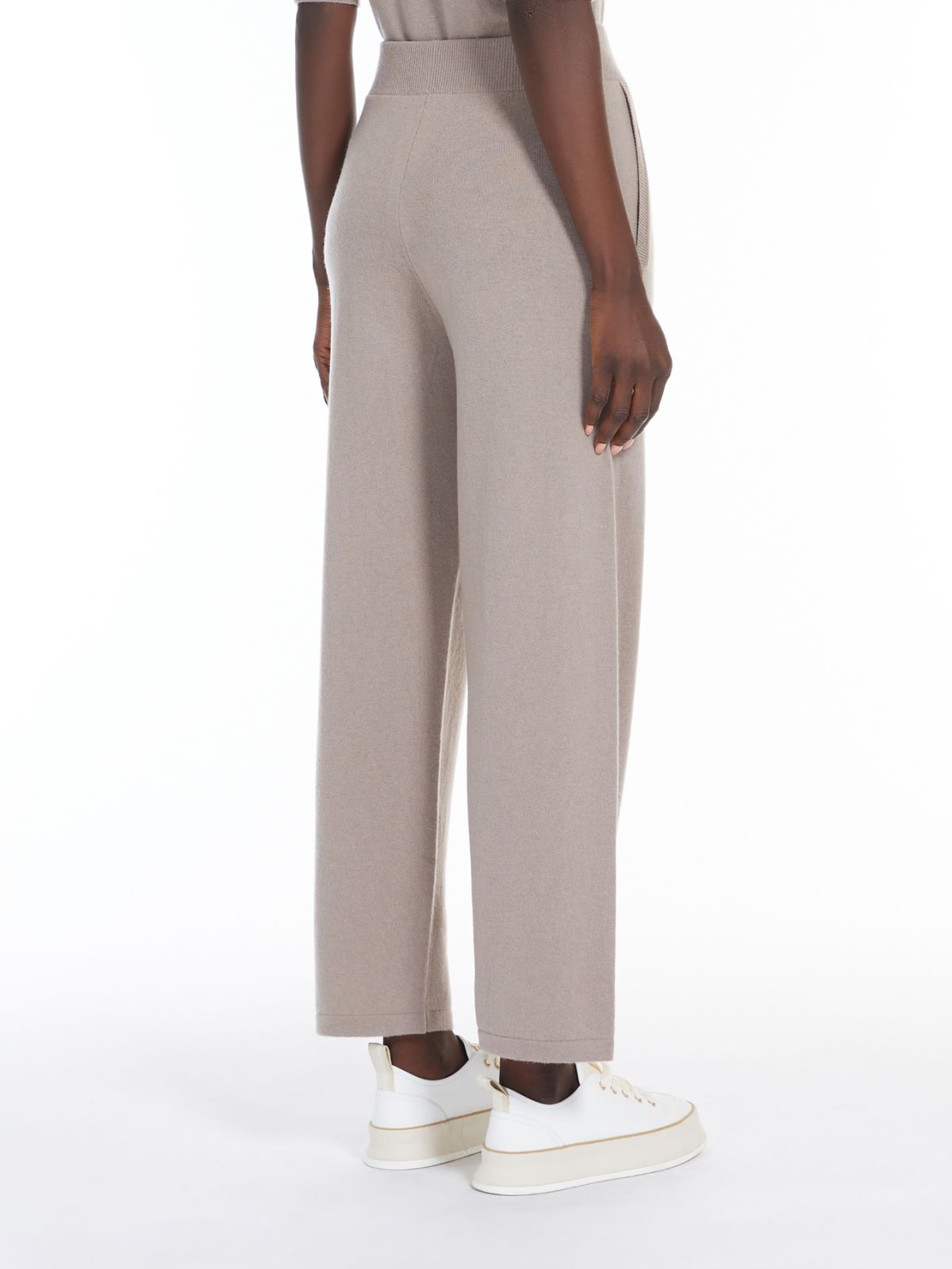 Wool and cashmere yarn trousers