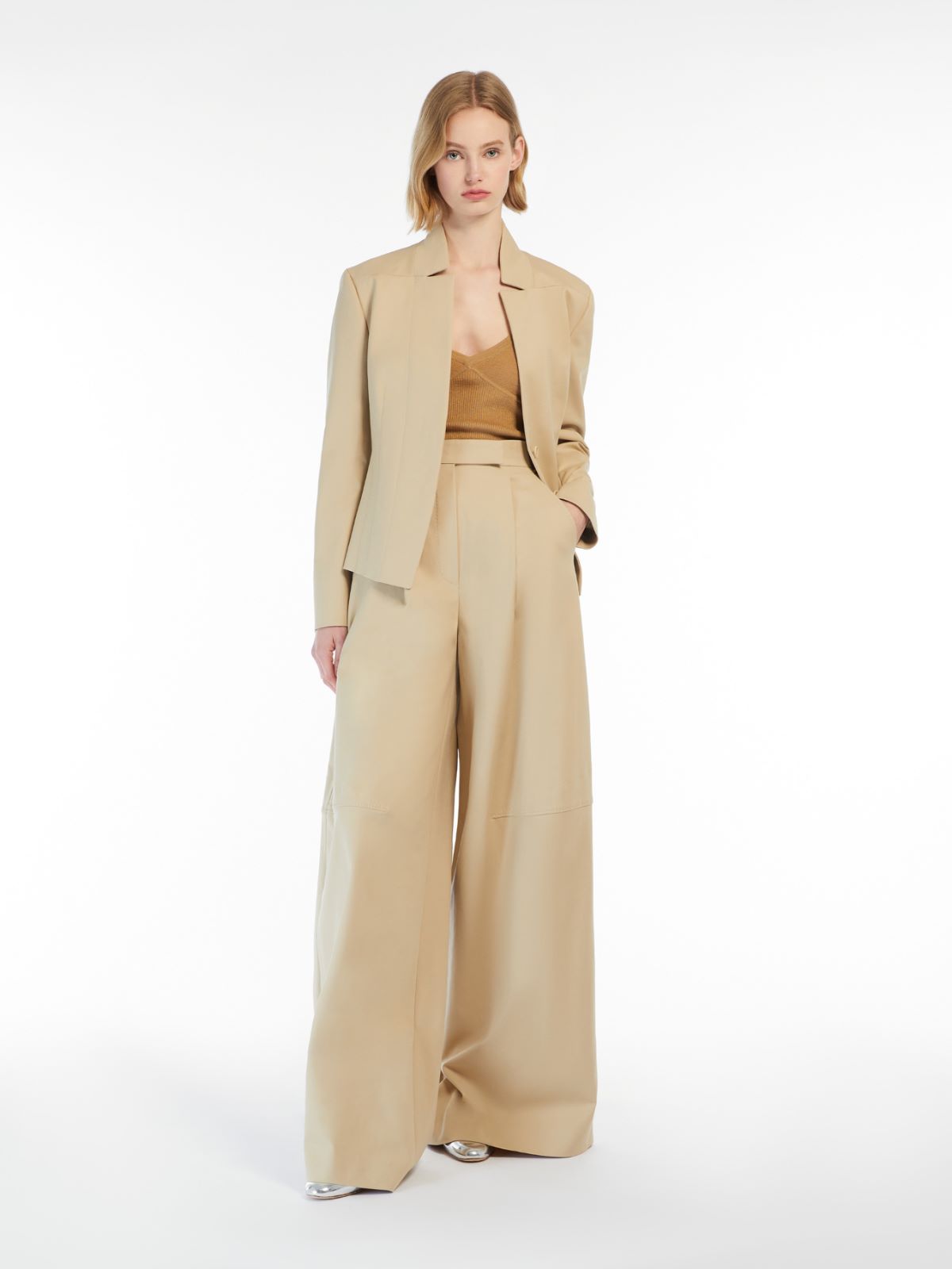 Female jacket in cotton canvas