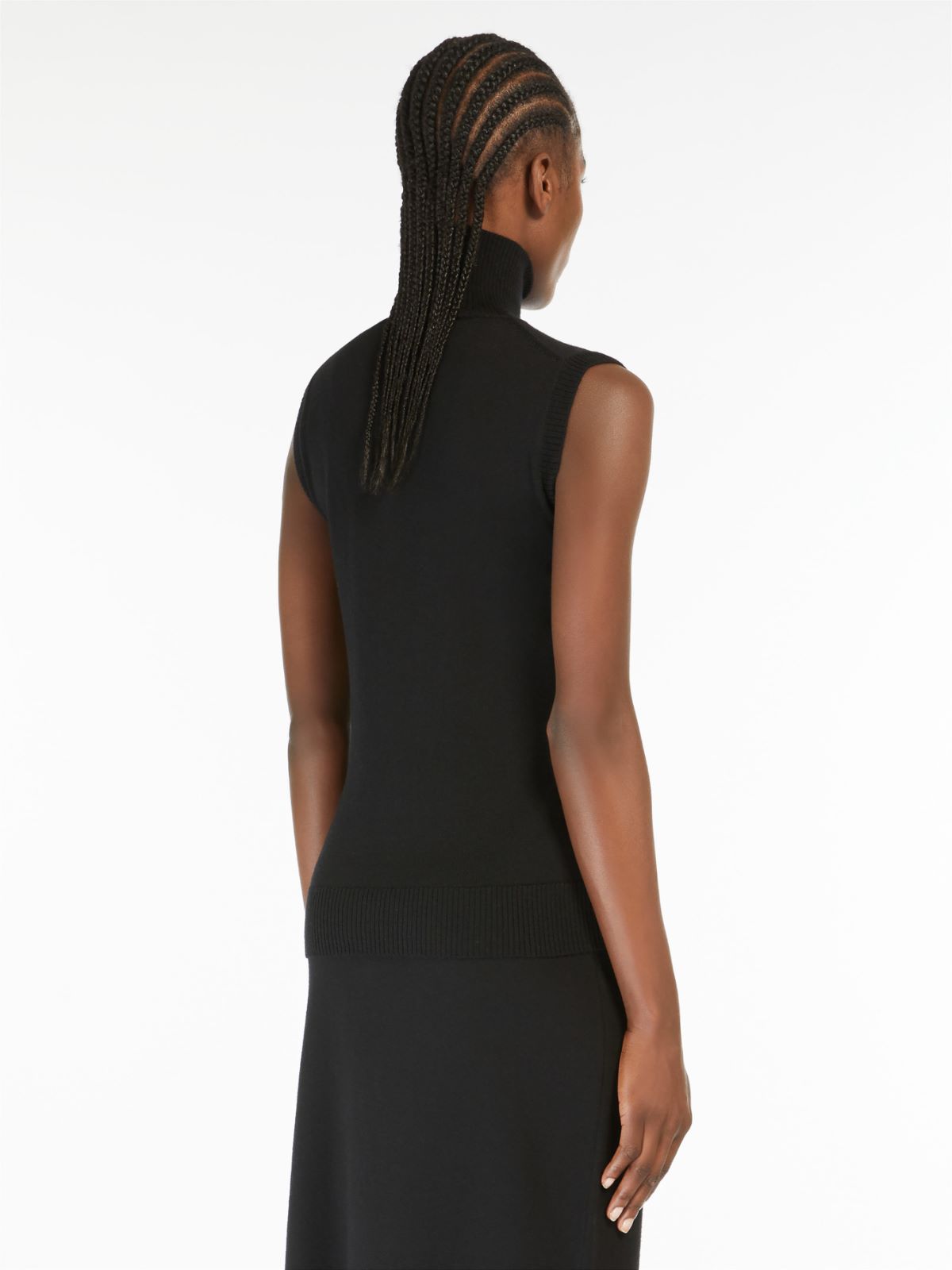 Sleeveless mock polo-neck sweater