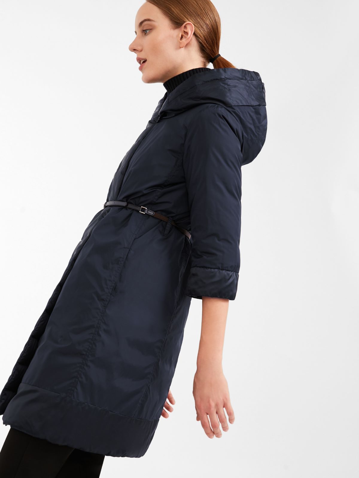 Reversible down jacket in water-repellent satin