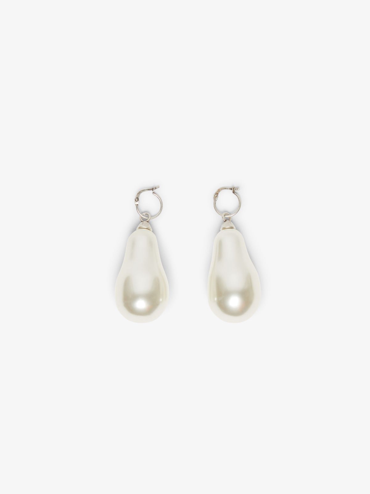 Earrings with baroque pearl