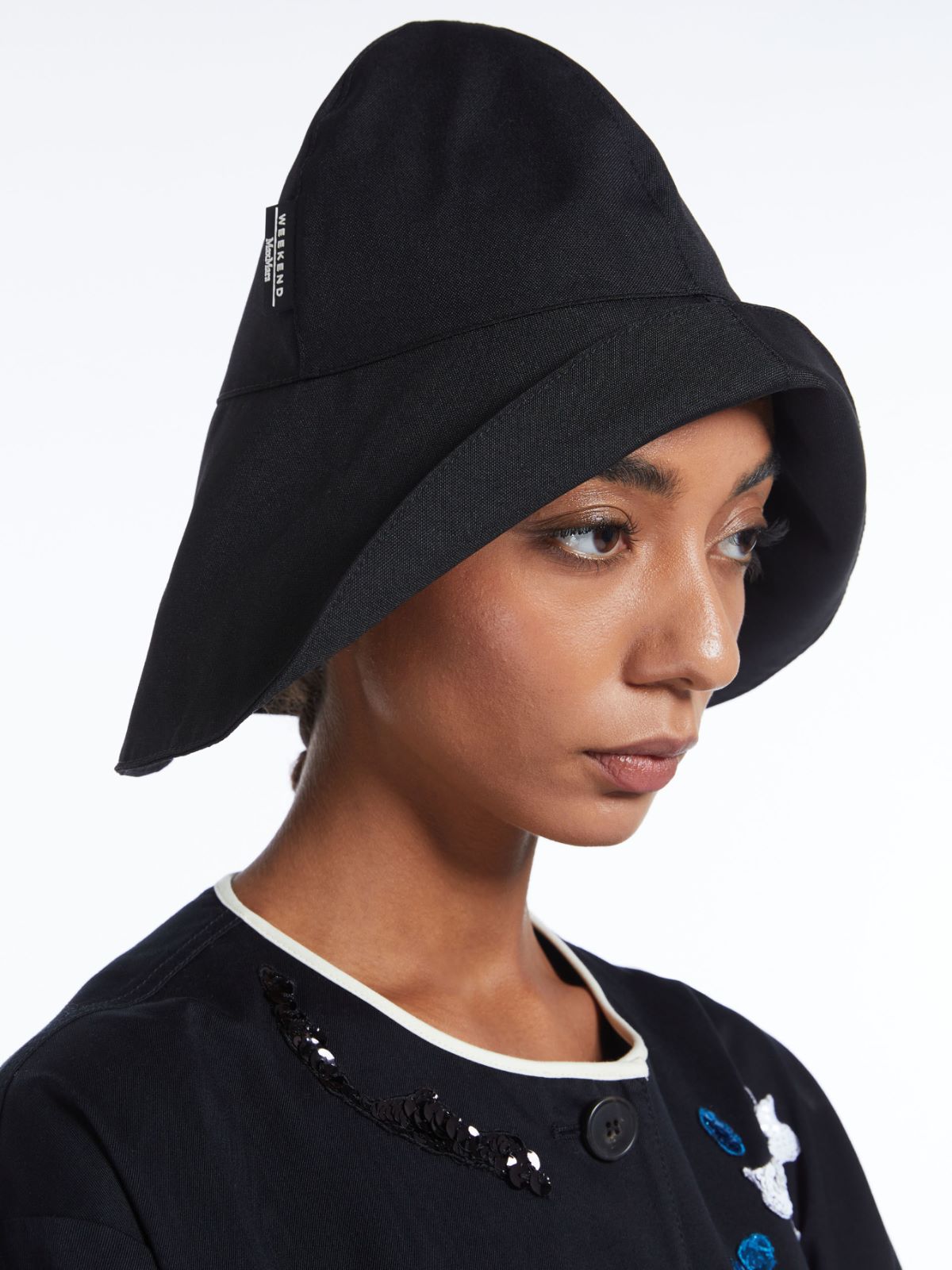 Technical twill bucket hat