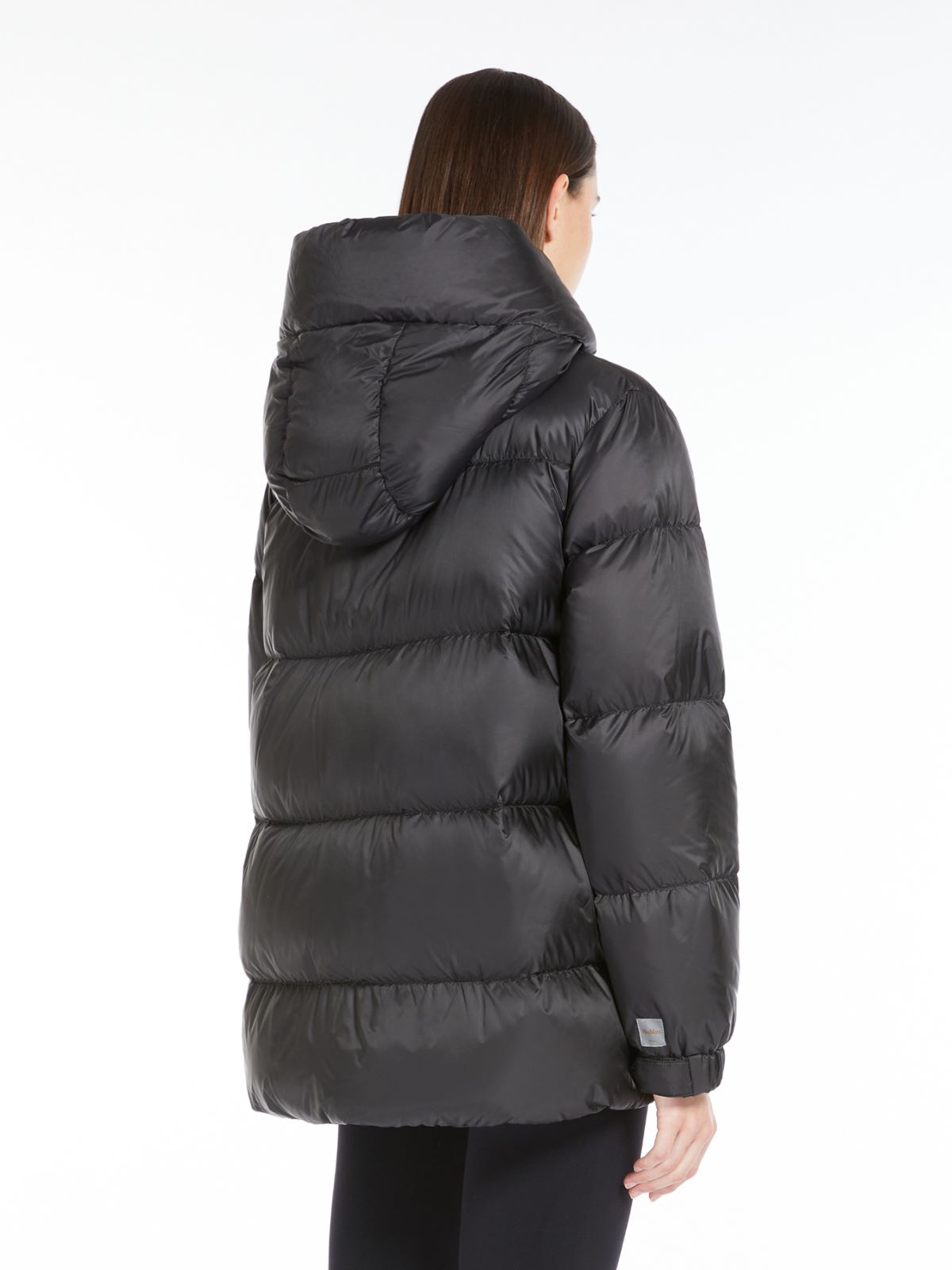 Water-repellent down jacket