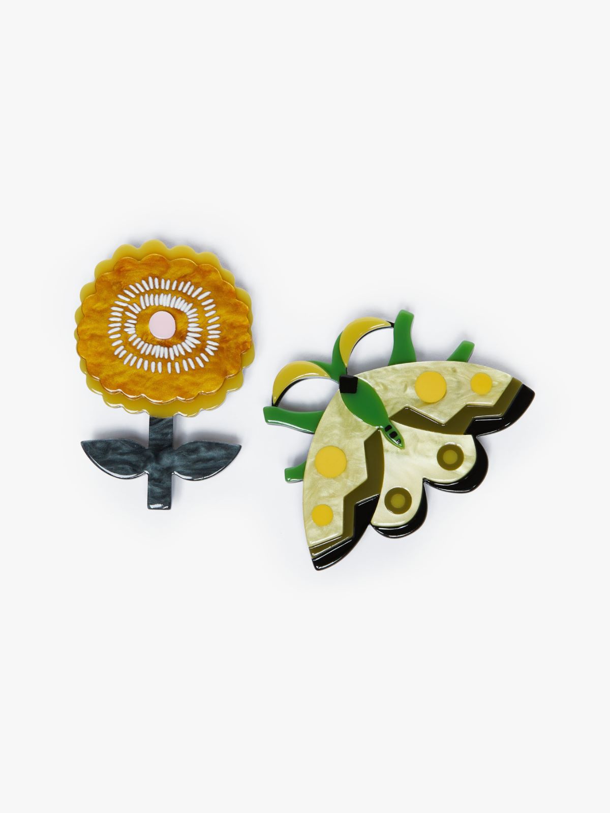 Set of 2 resin brooches