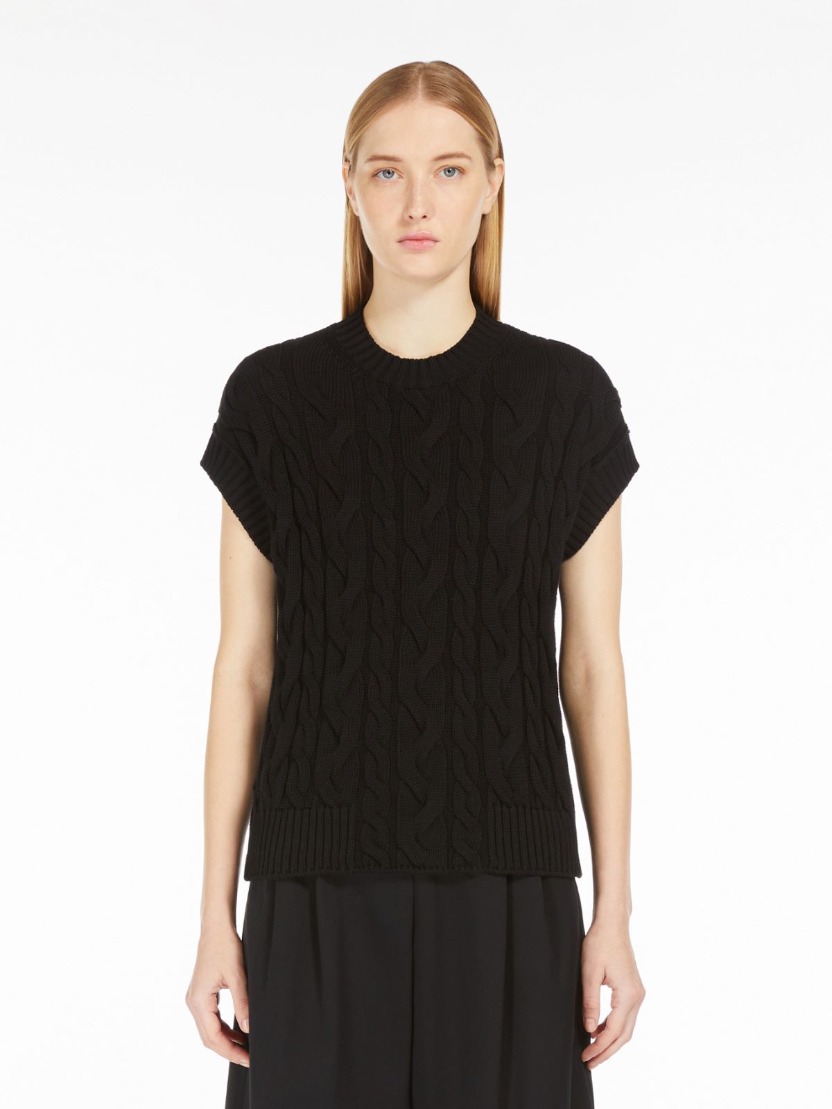 Cable-knit cotton yarn gilet