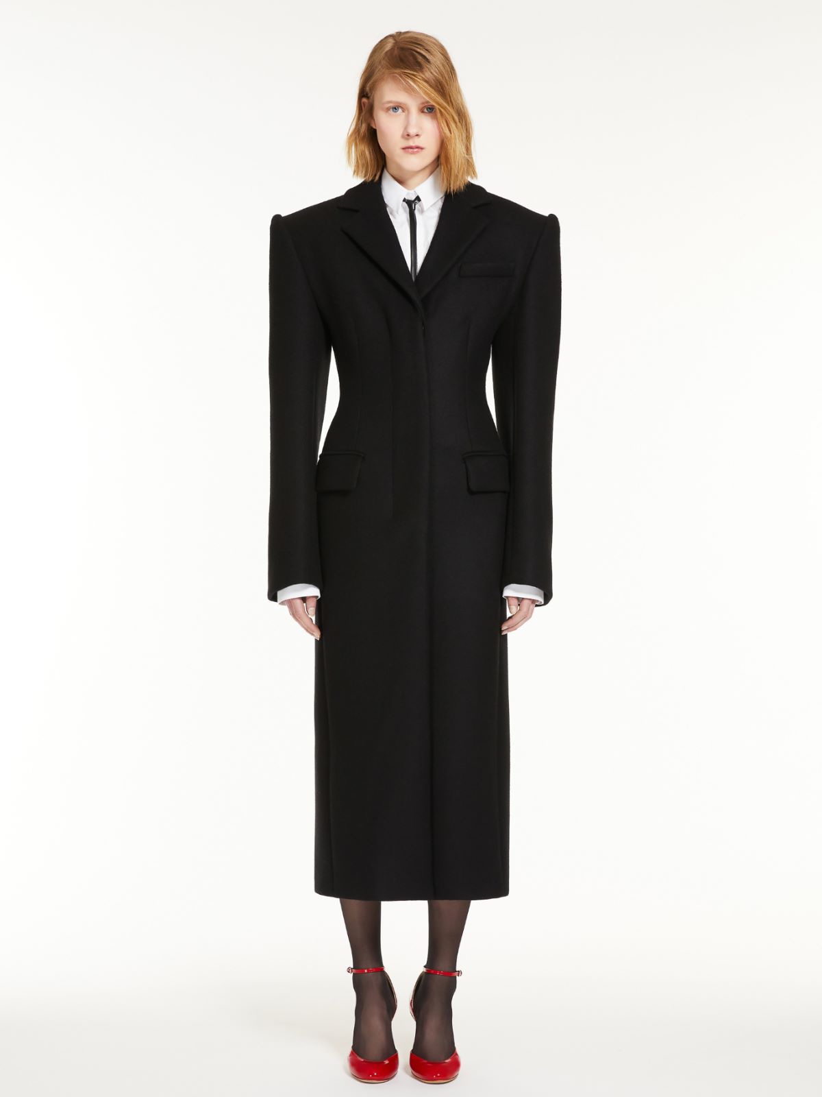 Feminine cashmere-blend coat