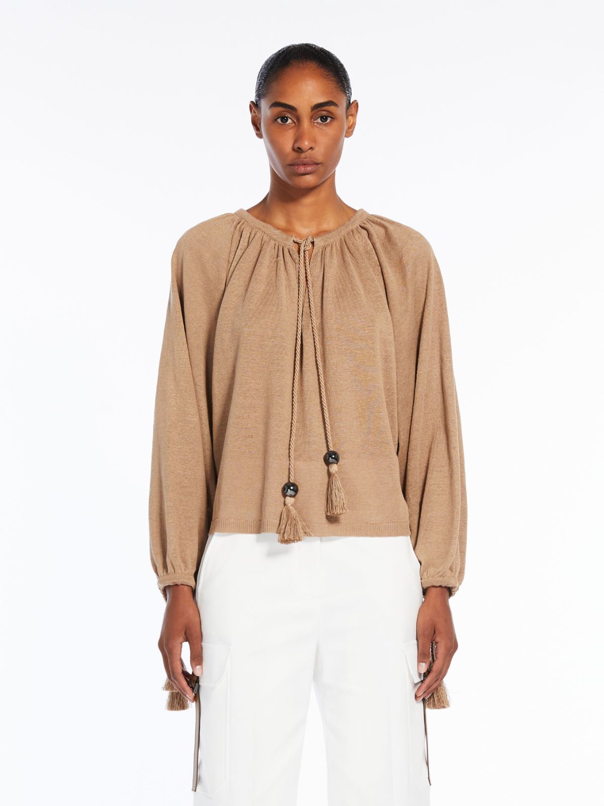 Loose-fitting linen yarn jumper