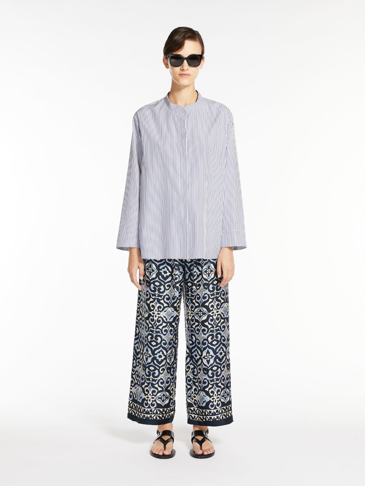 Flared printed poplin shirt
