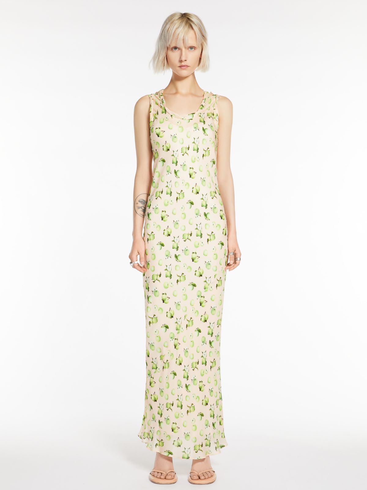 Long sleeveless dress