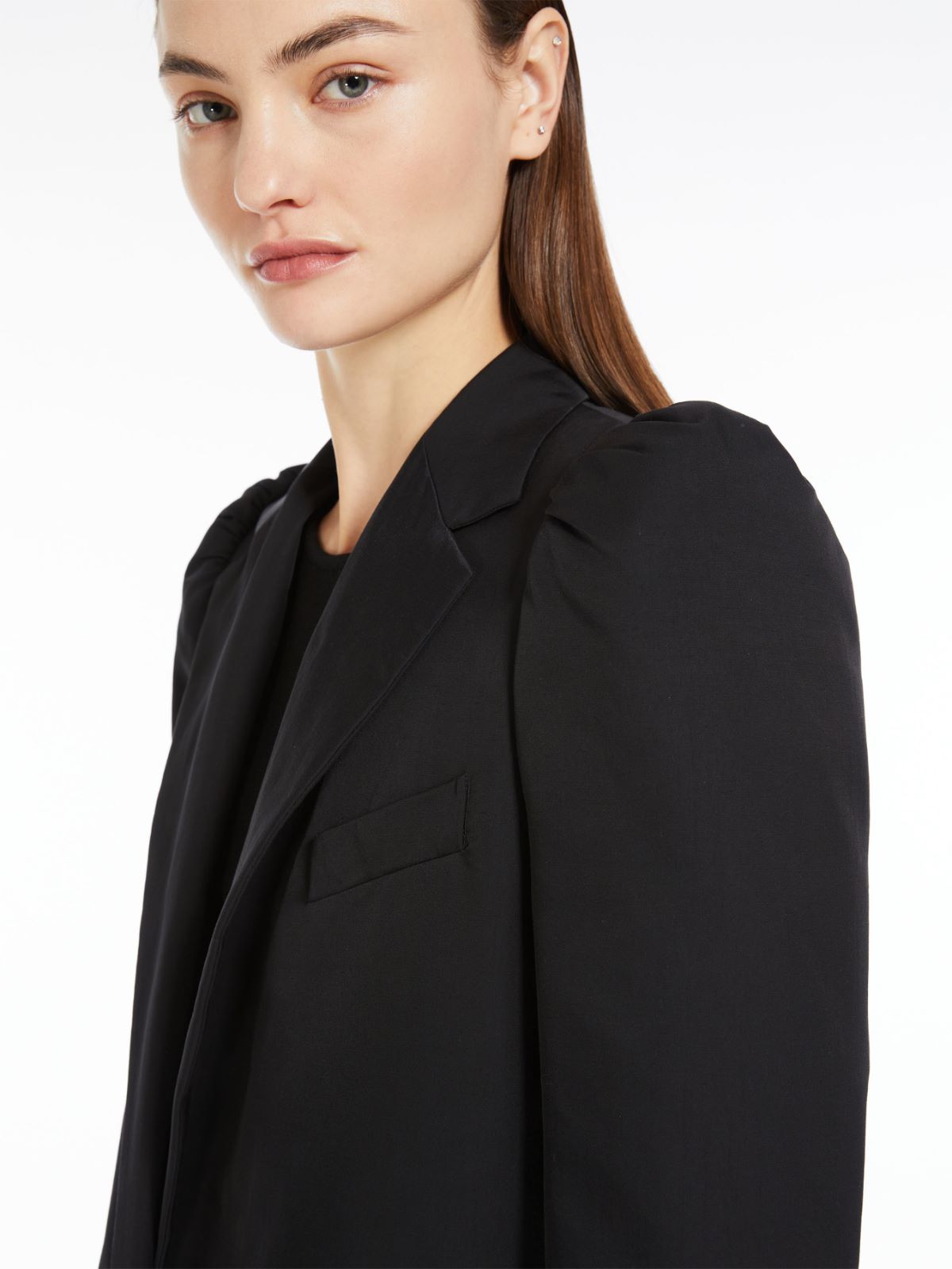 Straight blazer in mid-sheen satin