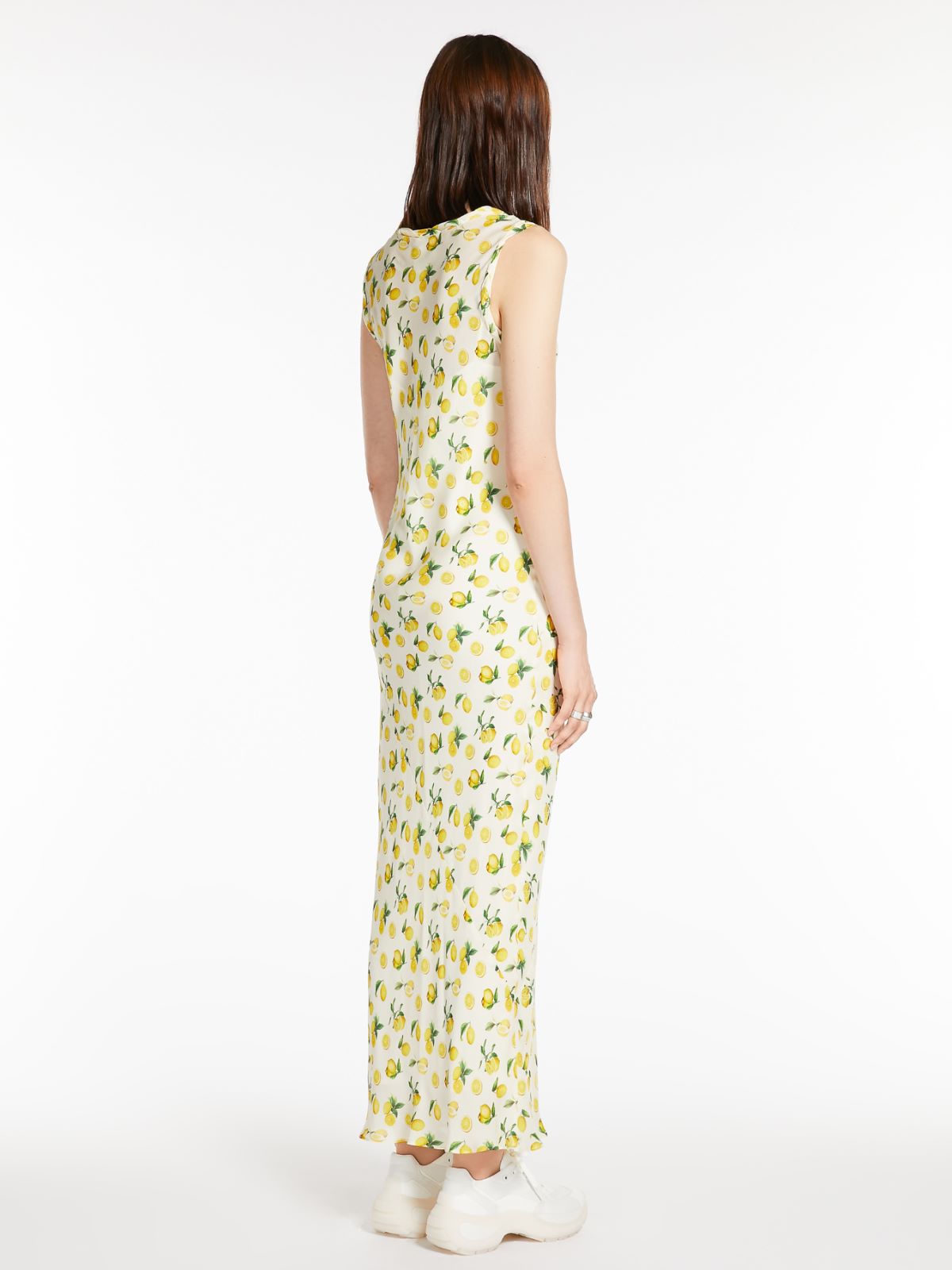 Long sleeveless dress