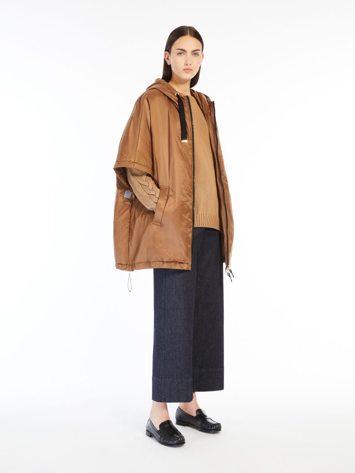 Water-repellent fabric cape