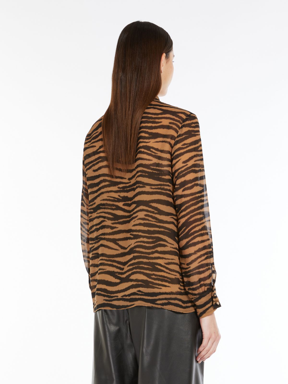 Classic shirt in printed silk