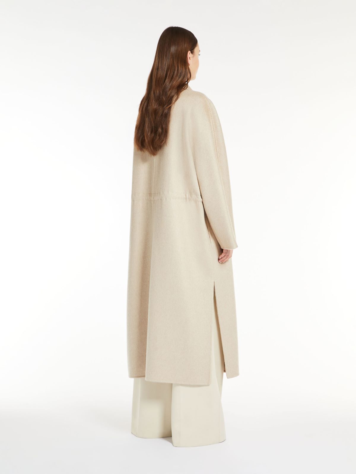 Oversize cashmere coat