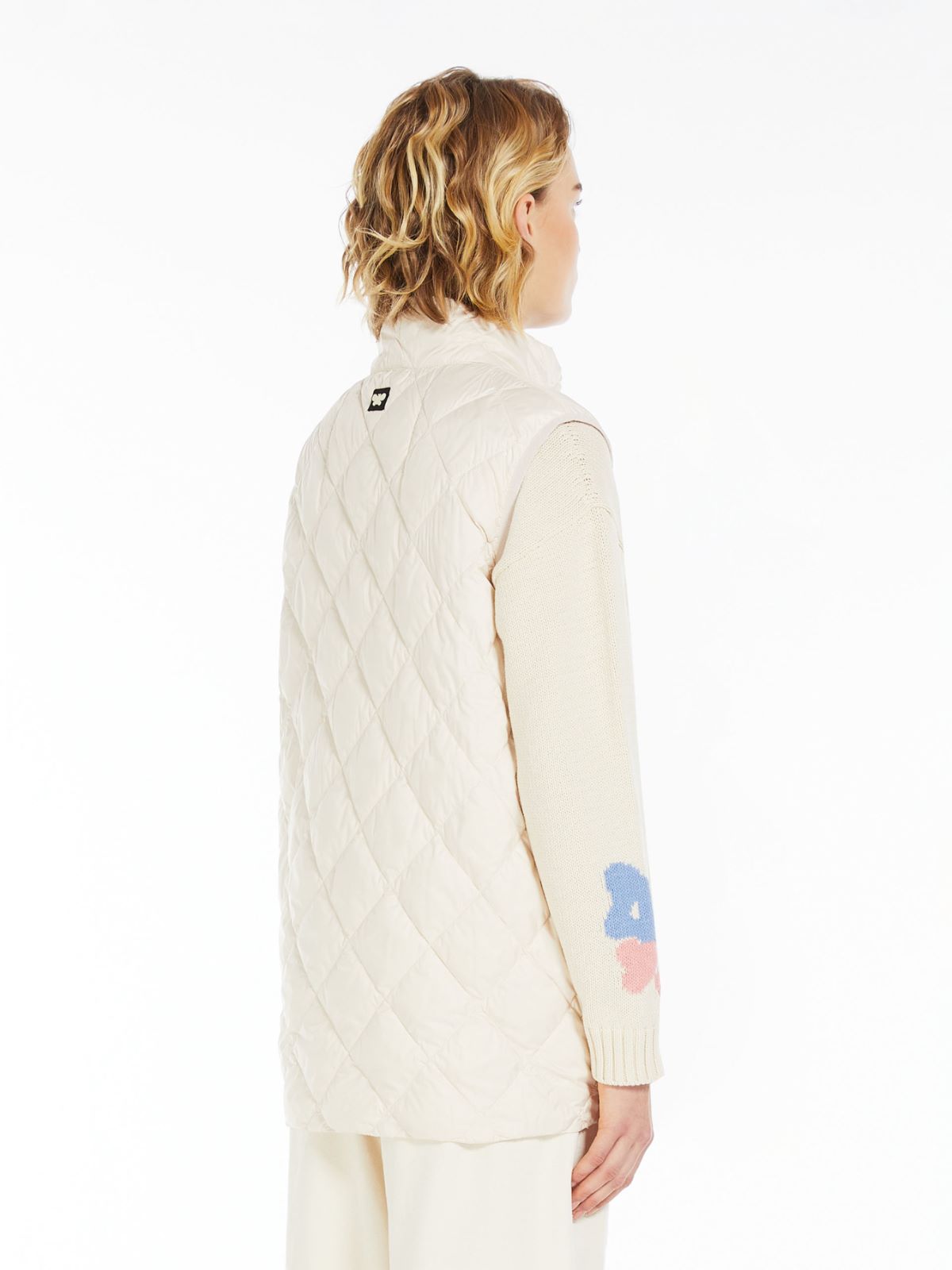Water-repellent quilted fabric gilet