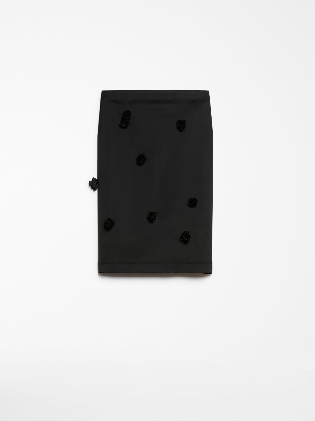 Rose-embroidered skirt