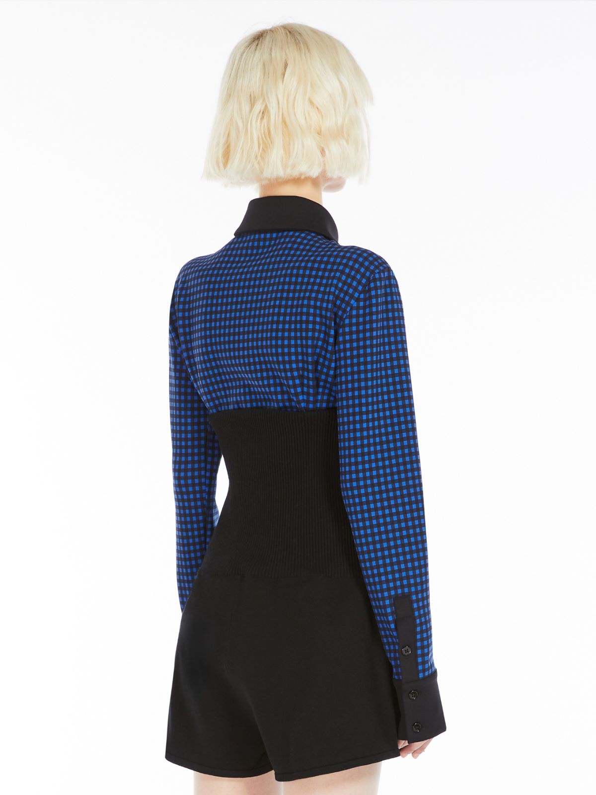 Stretch knit fabric shorts