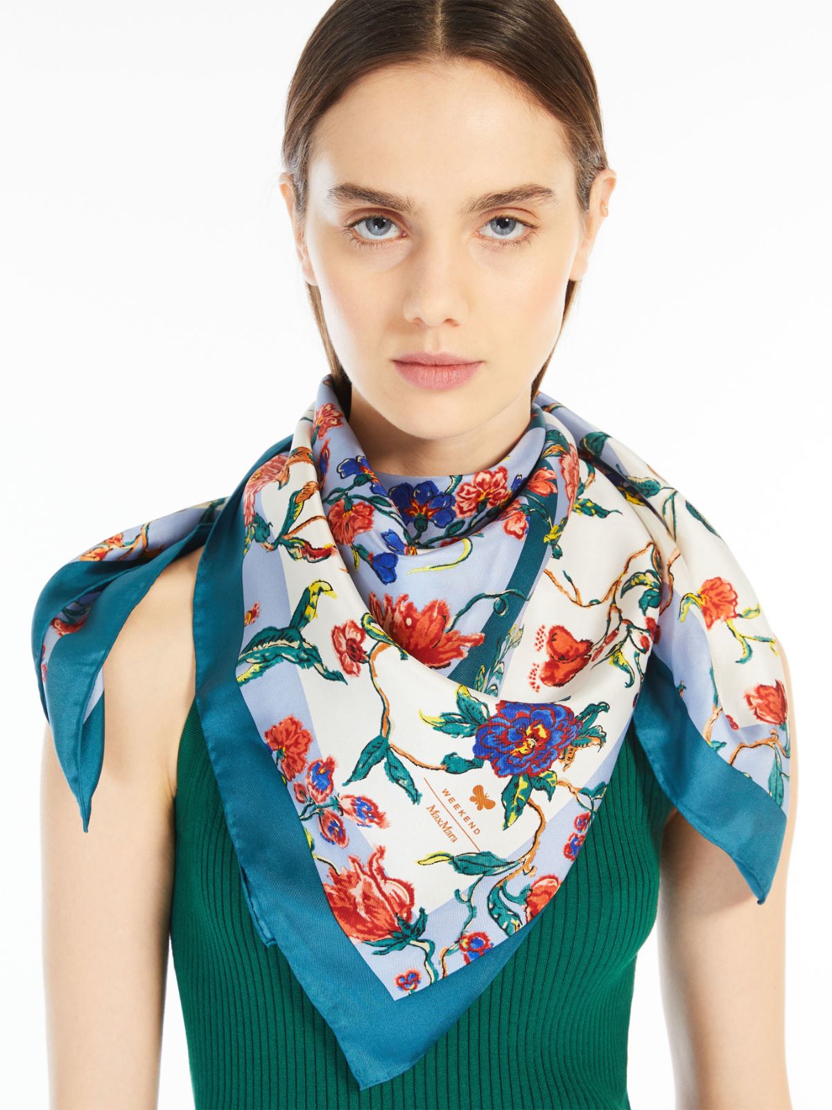 Printed silk maxi pocket square