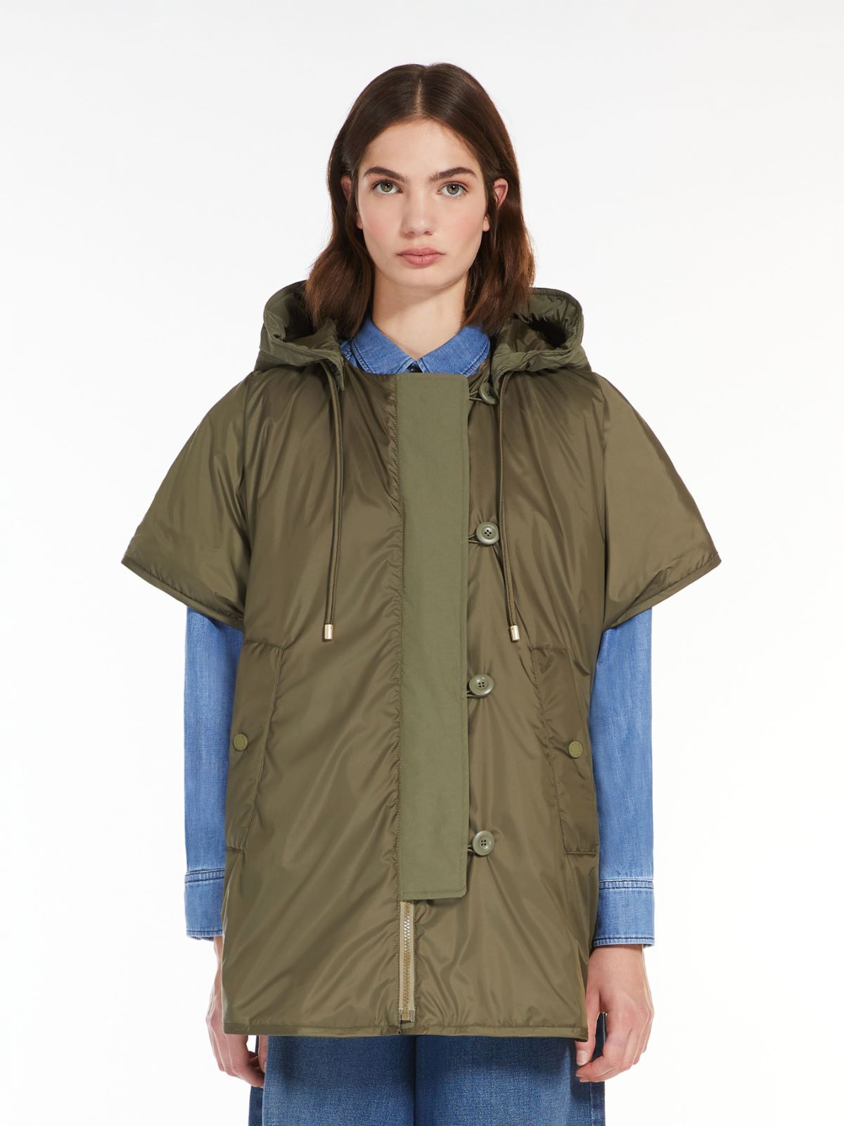 Water-repellent reversible canvas cape