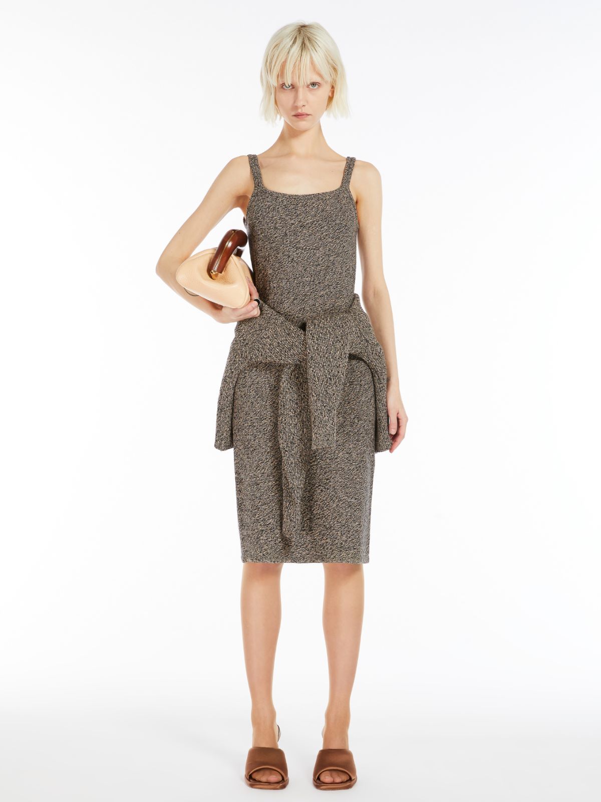 Slim-fit sleeveless dress