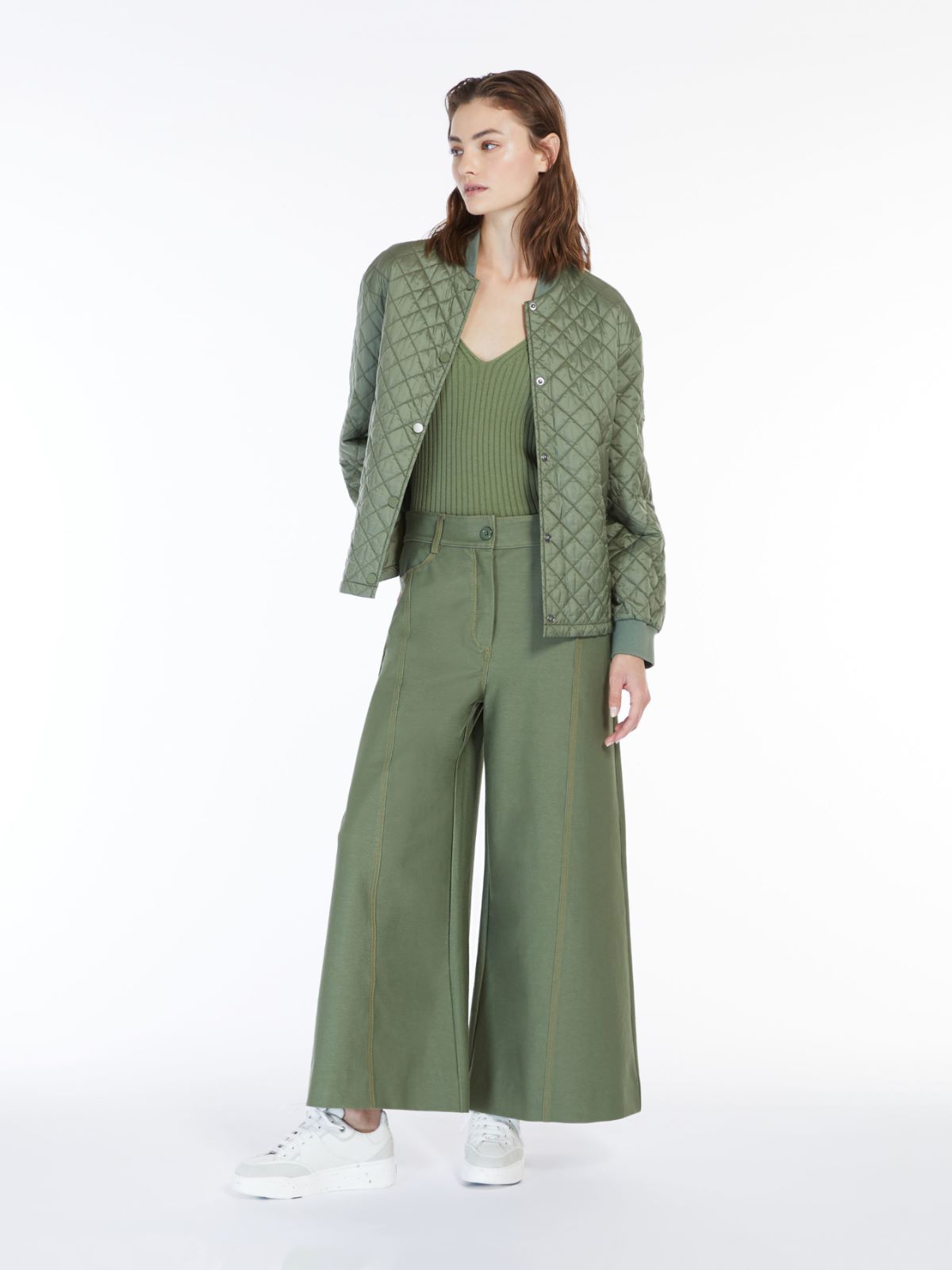 Slim-fit cotton yarn sweater