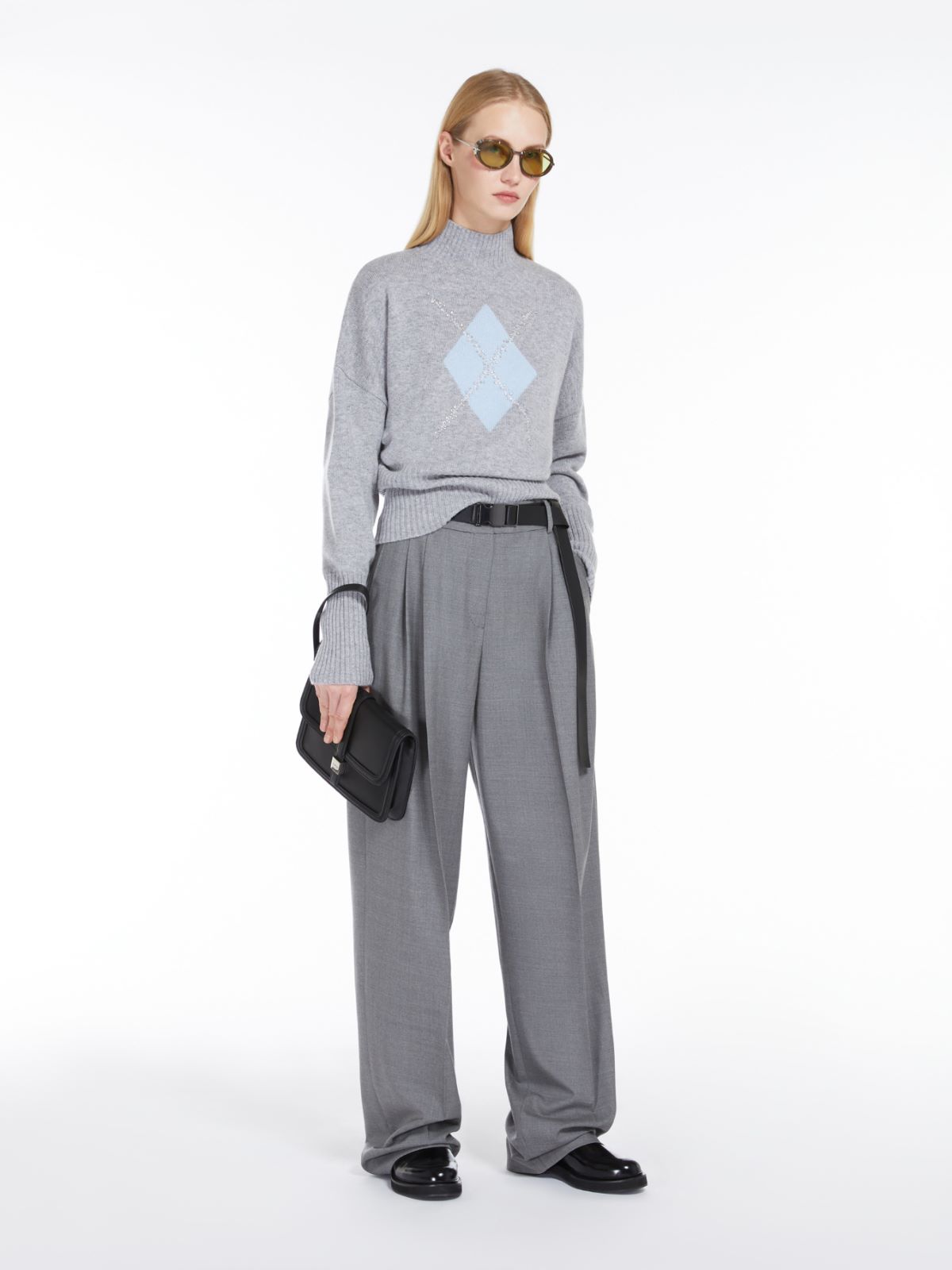 Cashmere-blend jumper with high neck