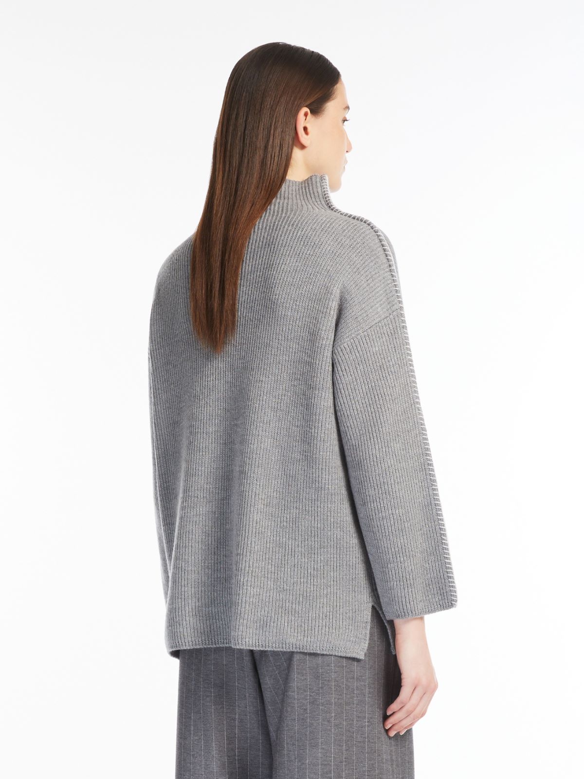 Boxy wool jumper