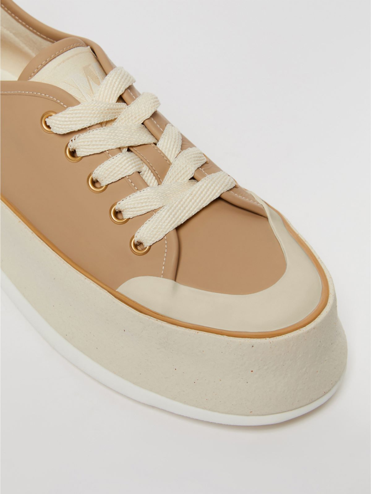 Smooth leather sneakers
