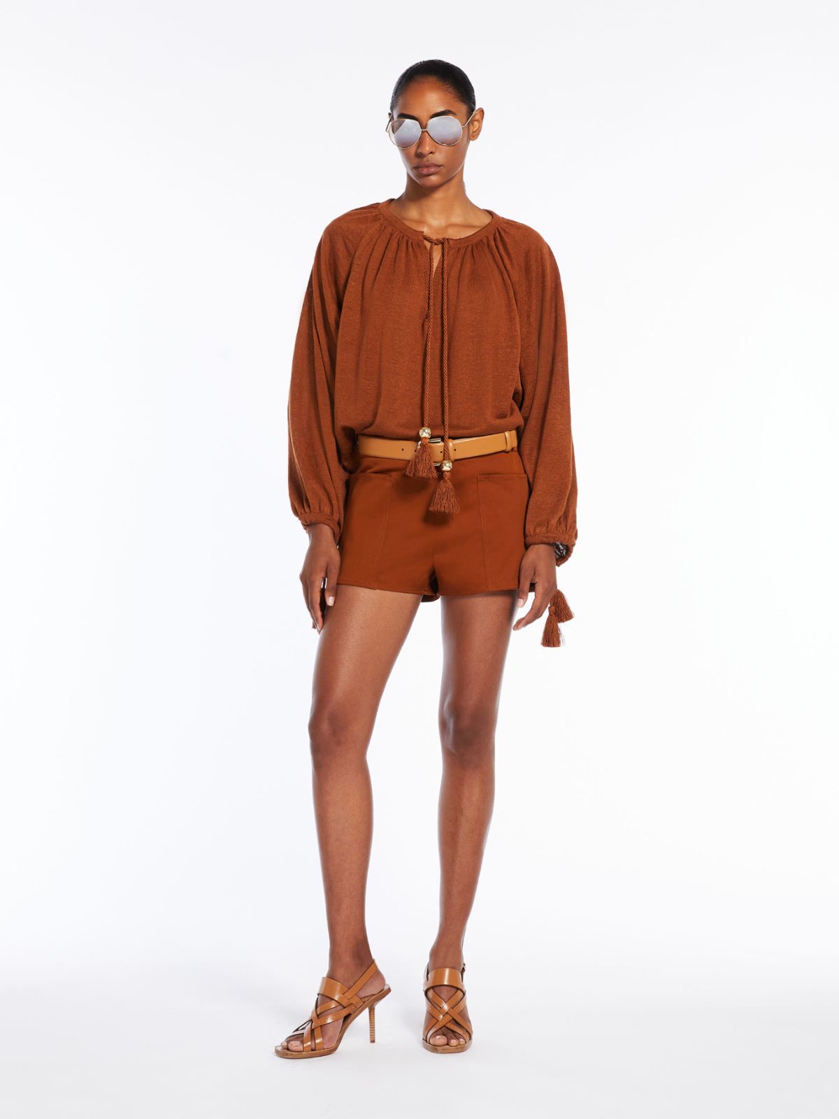 Loose-fitting linen yarn jumper